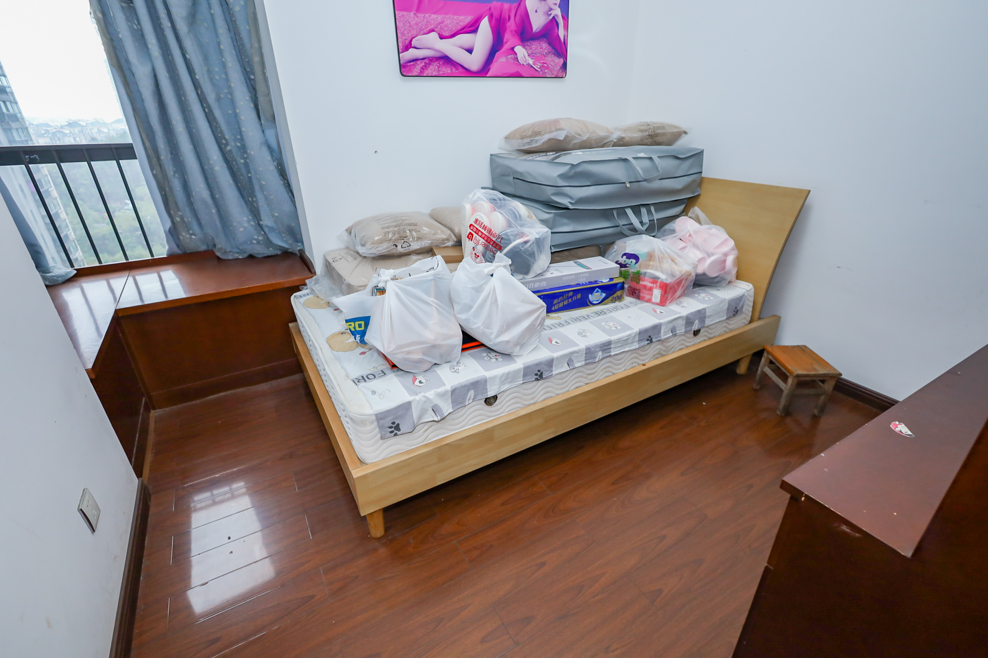 莱茵城  2室2厅1卫   85.00万卧室