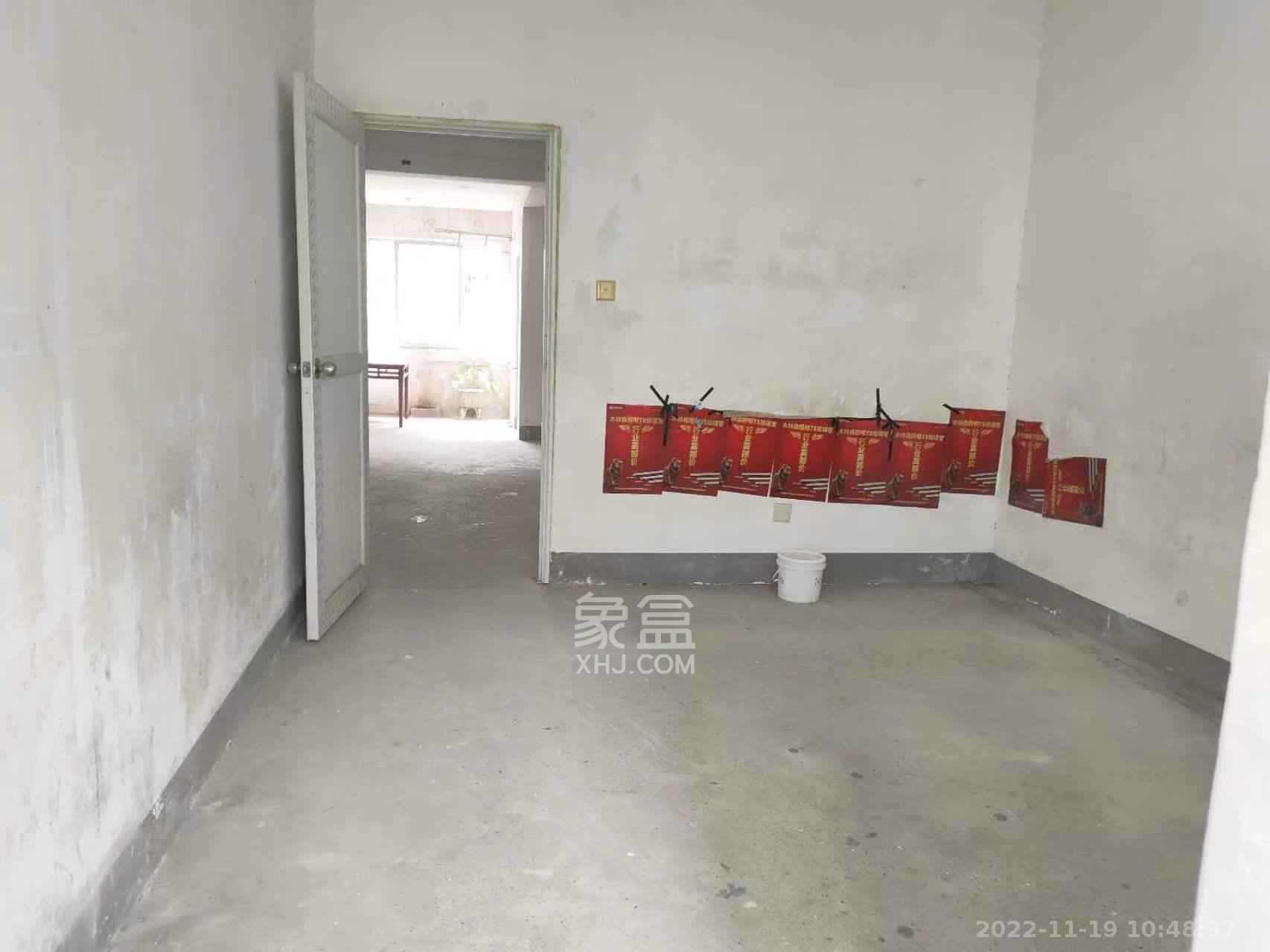 中南汽车世界  3室2厅1卫   1100.00元/月室内图