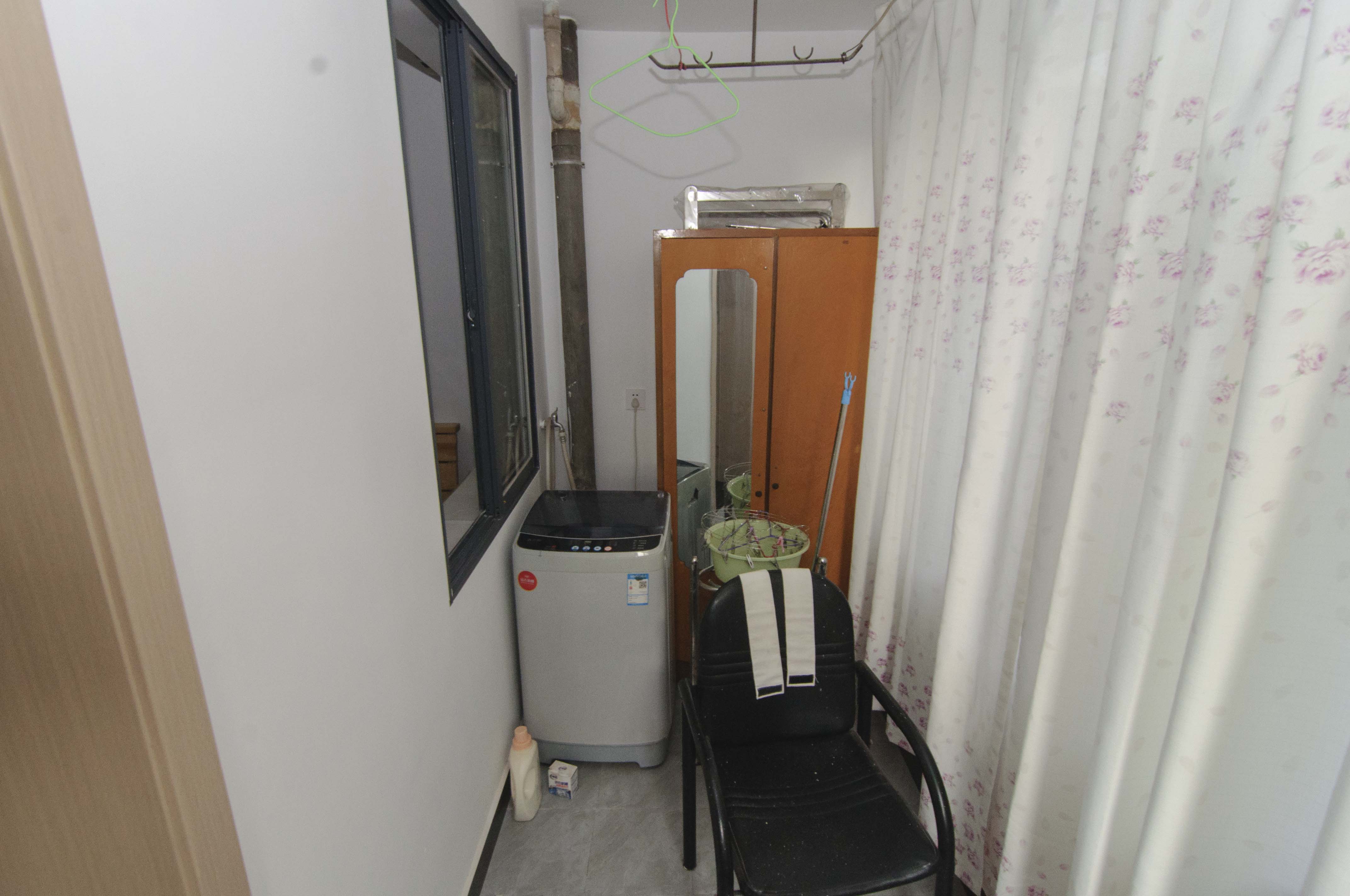 广厦新村  2室2厅1卫   39.00万阳台