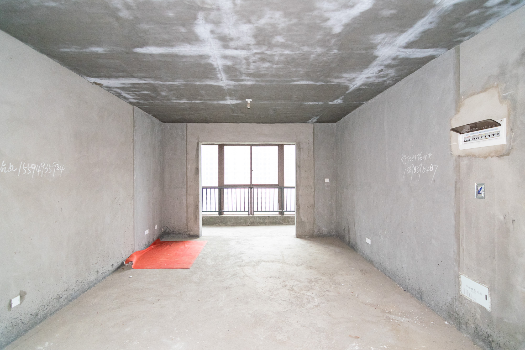 星月绿洲 4室2厅2卫 156.00万 星月绿洲 4室2厅2卫 156.00万客厅