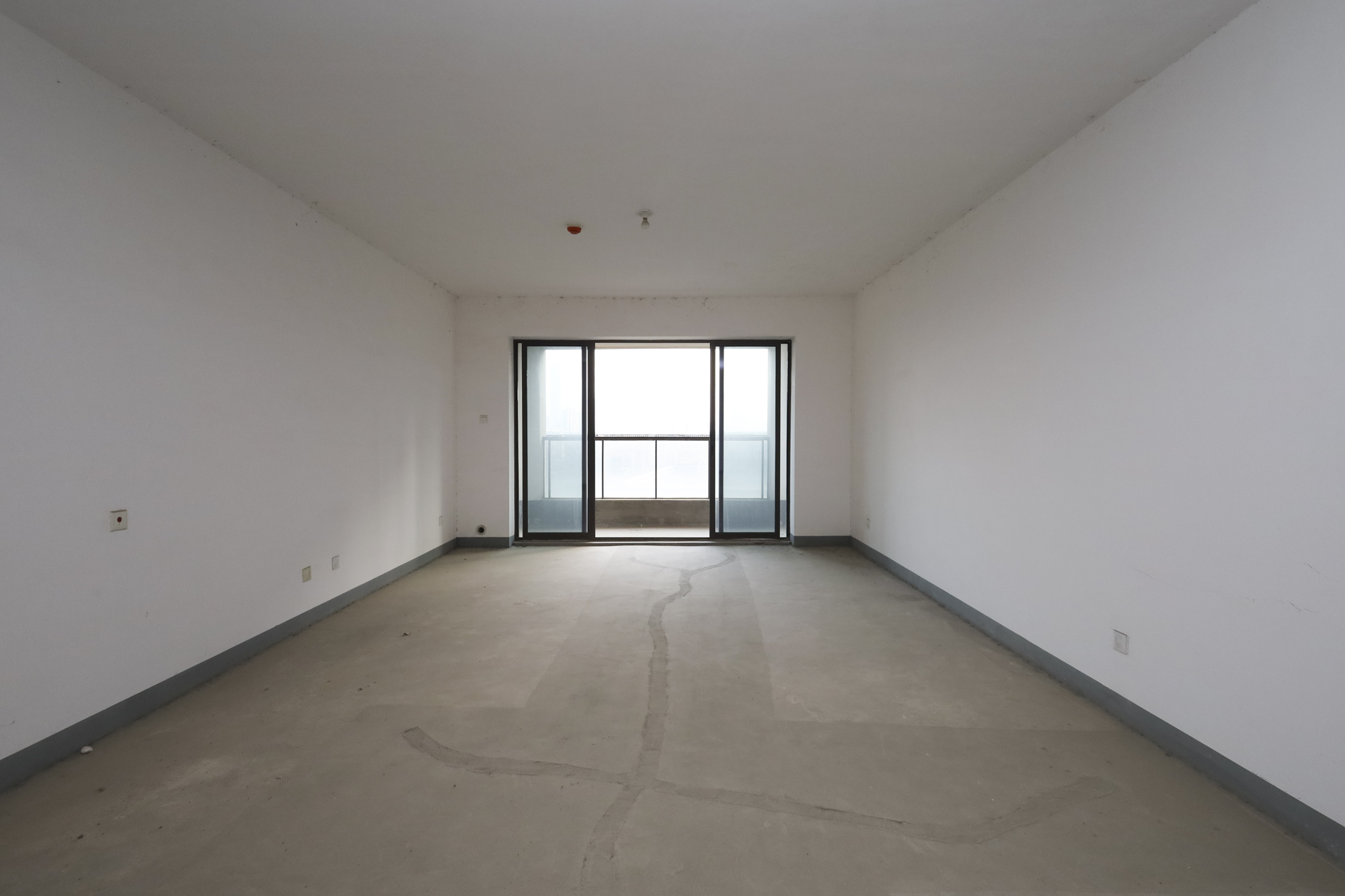 世茂外滩里(世茂铂翠湾三期)  4室2厅2卫    502.0万 世茂外滩里(世茂铂翠湾三期)  4室2厅2卫    502.0万客厅