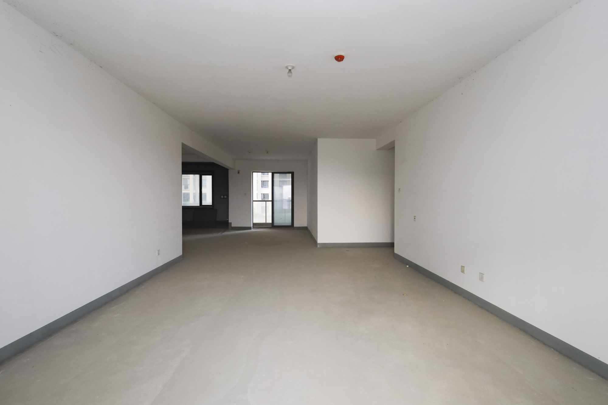 世茂外滩里(世茂铂翠湾三期)  4室2厅2卫    502.0万 世茂外滩里(世茂铂翠湾三期)  4室2厅2卫    502.0万