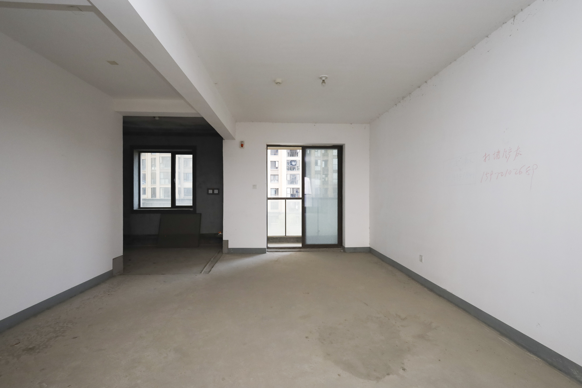 世茂外滩里(世茂铂翠湾三期)  4室2厅2卫    502.0万 世茂外滩里(世茂铂翠湾三期)  4室2厅2卫    502.0万客厅