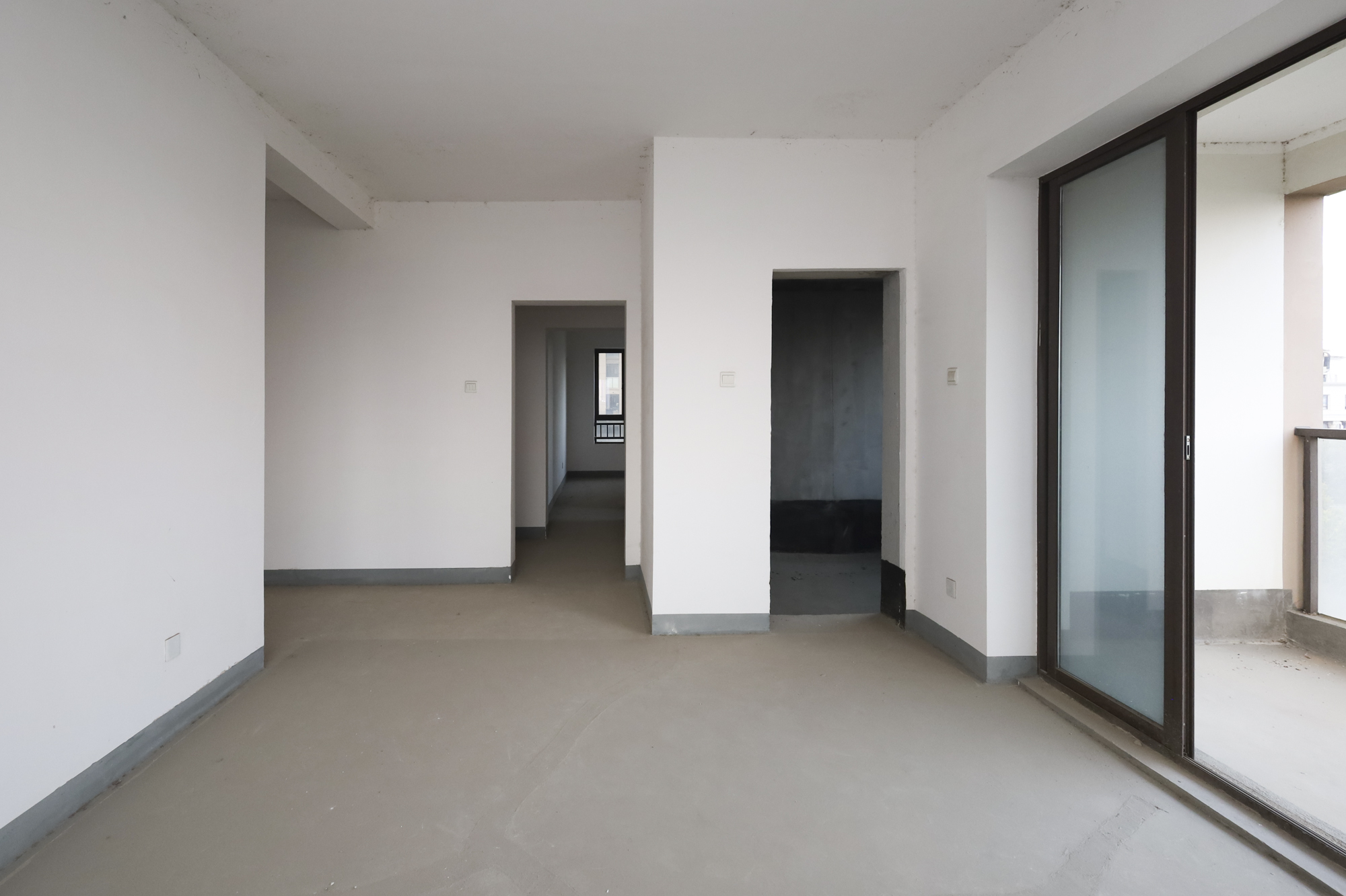 世茂外滩里(世茂铂翠湾三期)  4室2厅2卫    502.0万 世茂外滩里(世茂铂翠湾三期)  4室2厅2卫    502.0万卧室