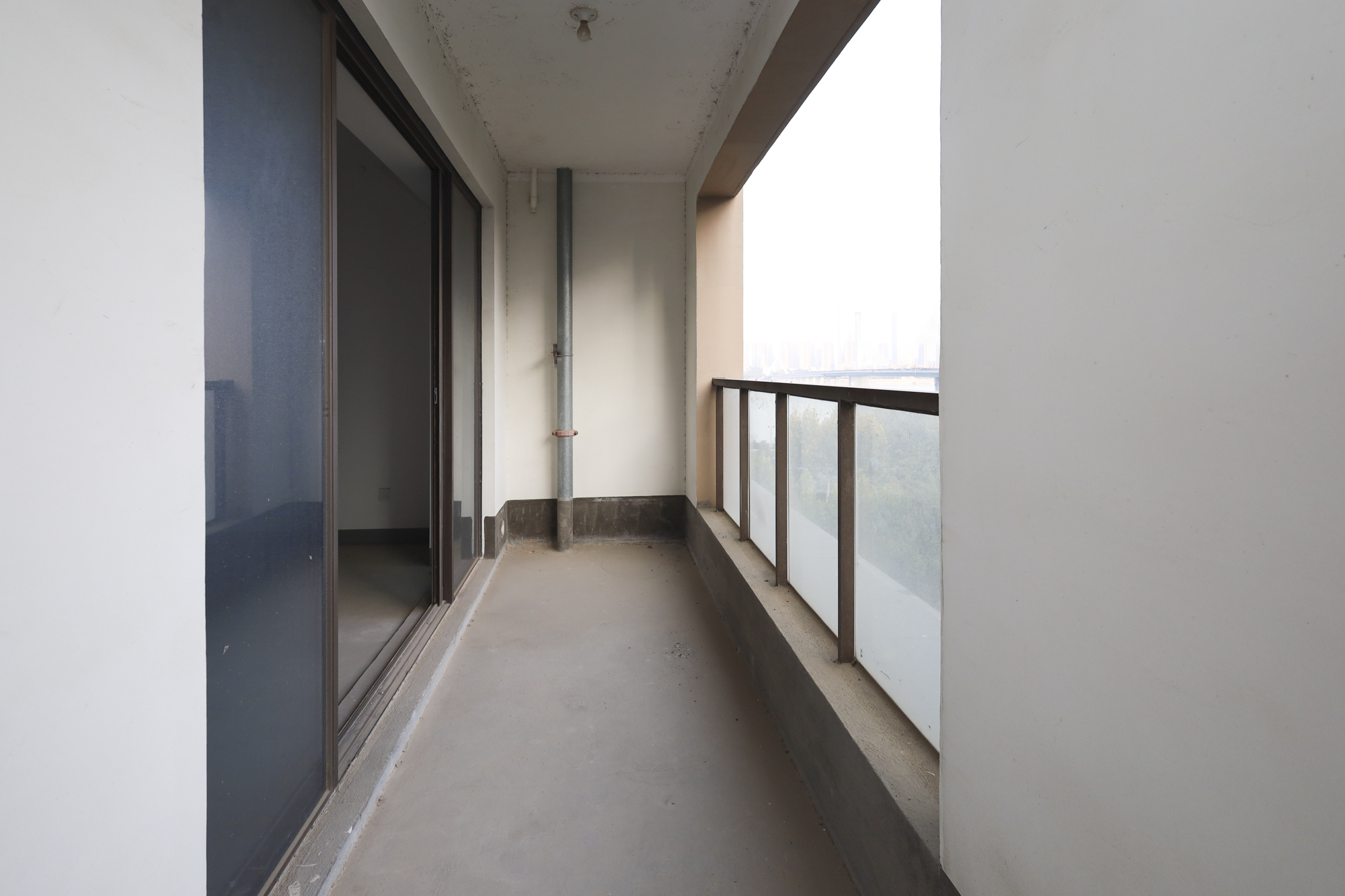 世茂外滩里(世茂铂翠湾三期)  4室2厅2卫    502.0万 世茂外滩里(世茂铂翠湾三期)  4室2厅2卫    502.0万阳台