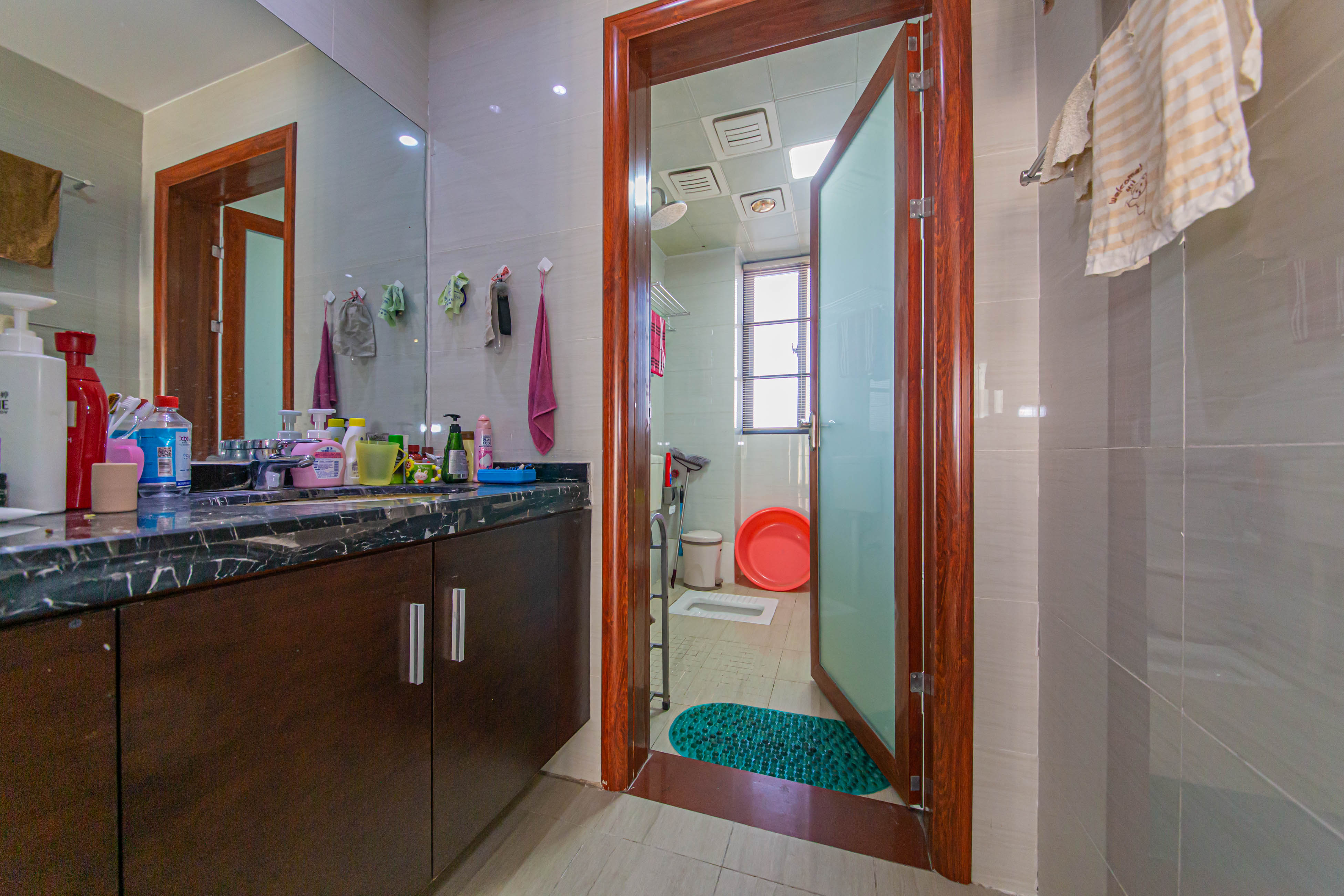 鑫远御文台一期  4室2厅2卫    165.0万卫生间