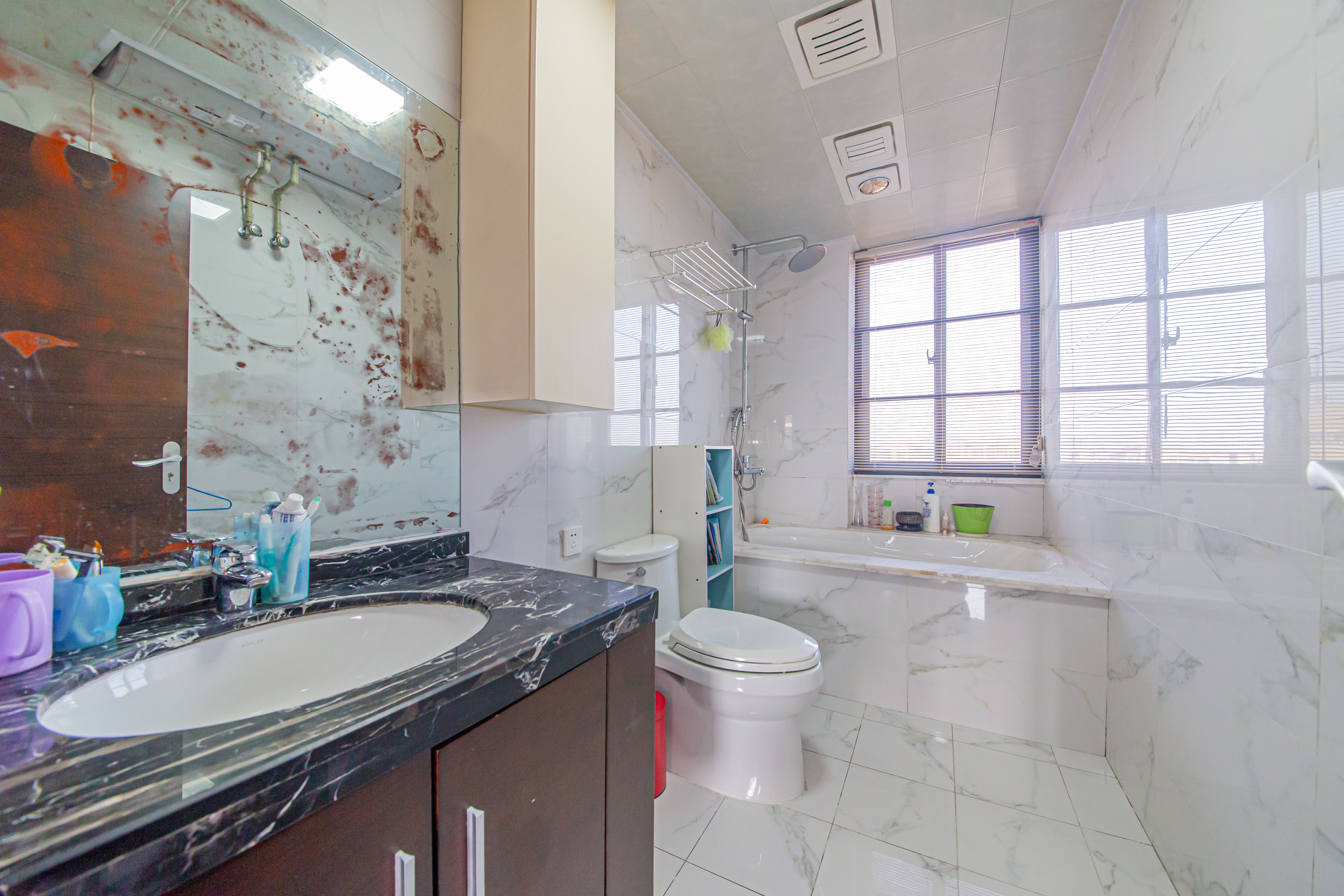 鑫远御文台一期  4室2厅2卫    165.0万卫生间