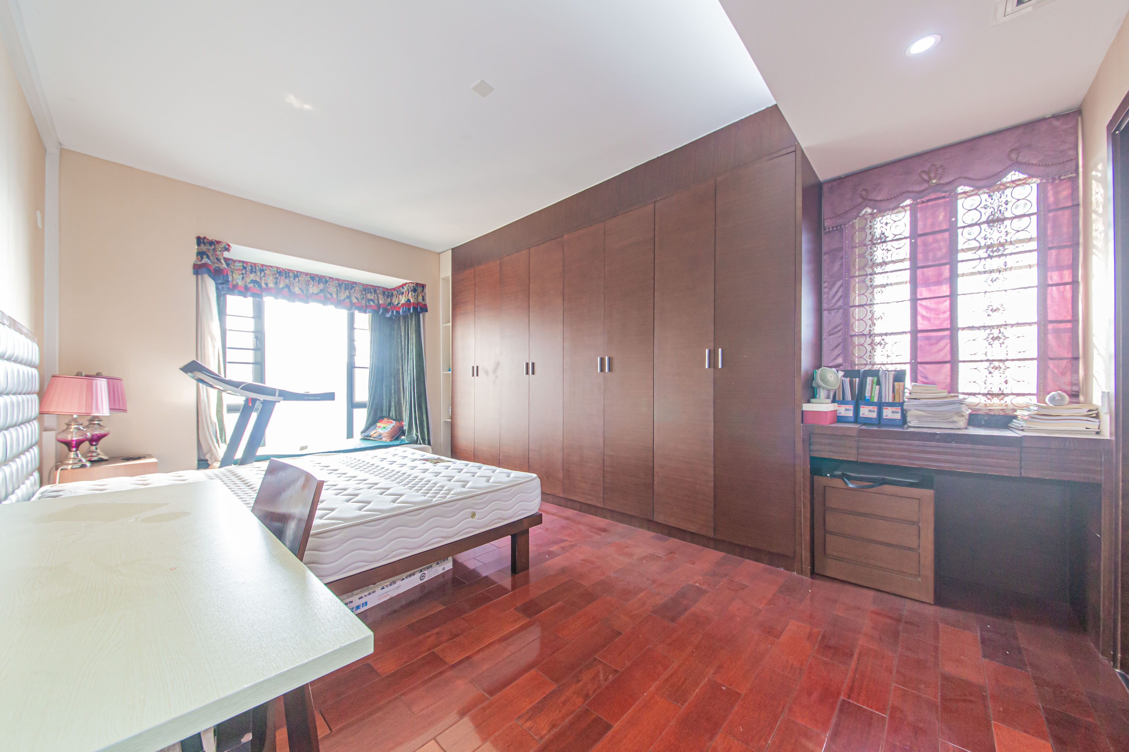 鑫远御文台一期  4室2厅2卫    165.0万卧室