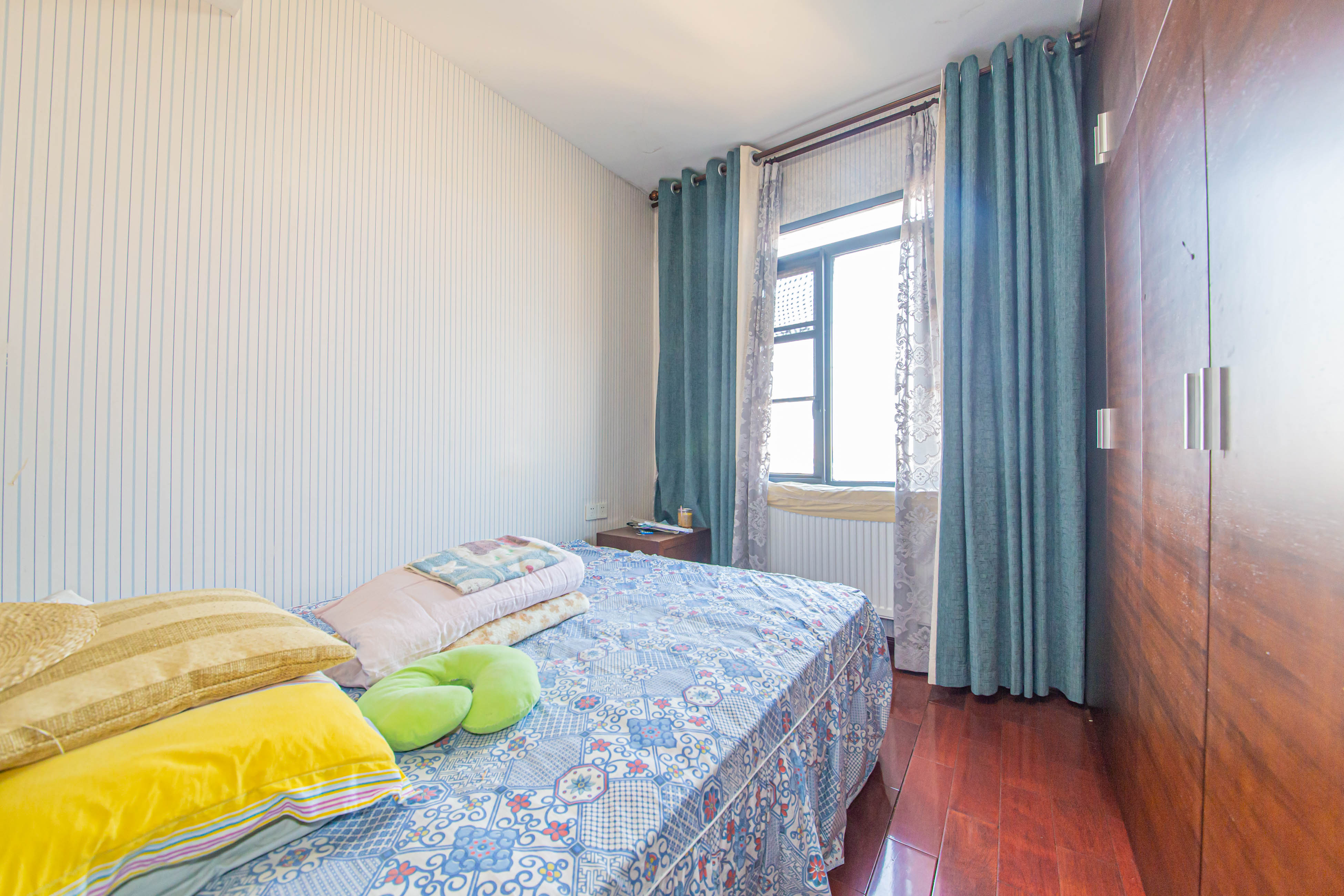 鑫远御文台一期  4室2厅2卫    165.0万卧室