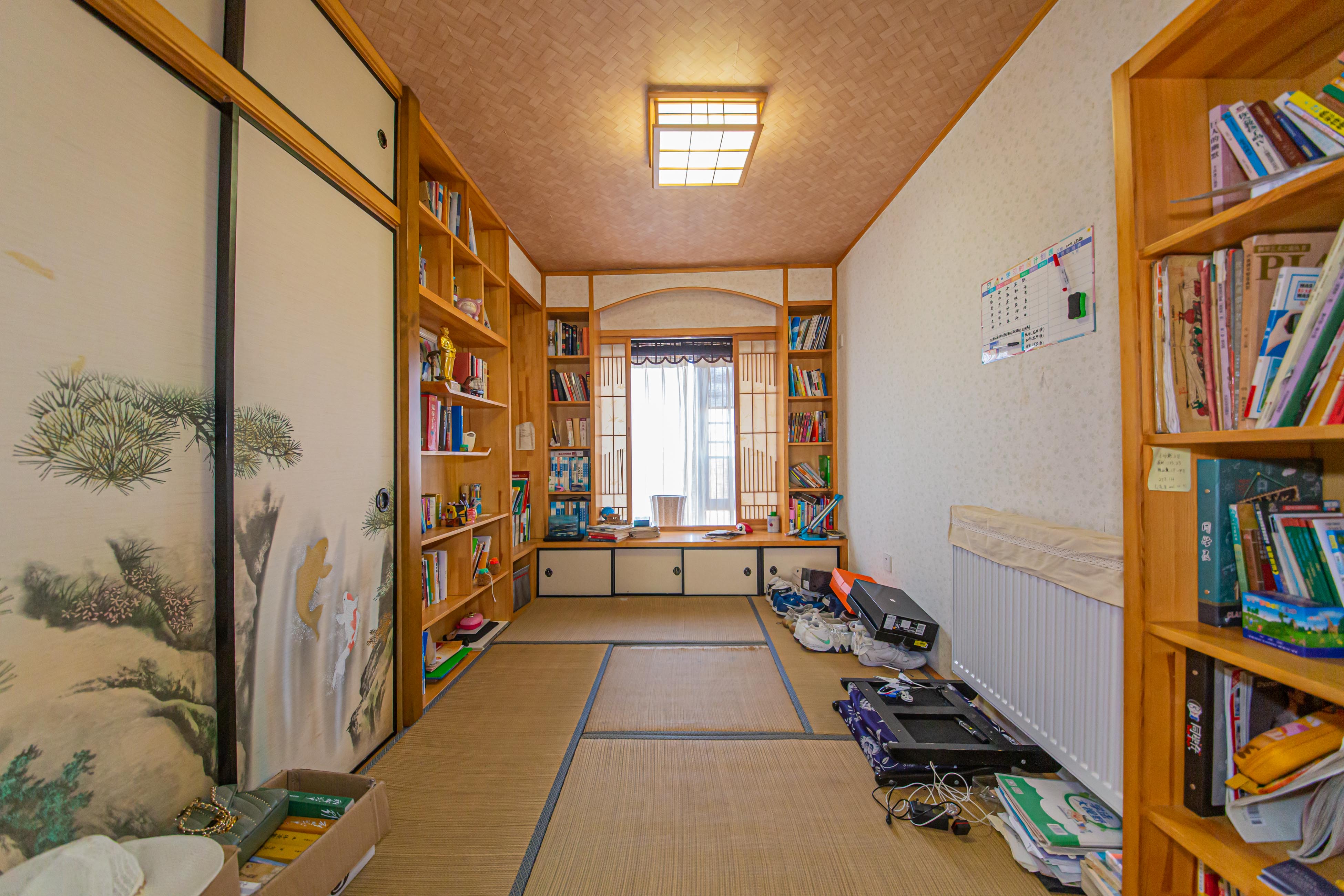 鑫远御文台一期  4室2厅2卫    165.0万卧室