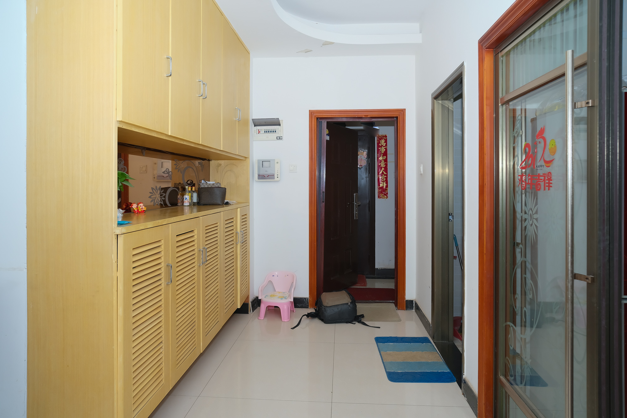 山水湾  3室2厅1卫    58.0万 山水湾  3室2厅1卫    58.0万客厅