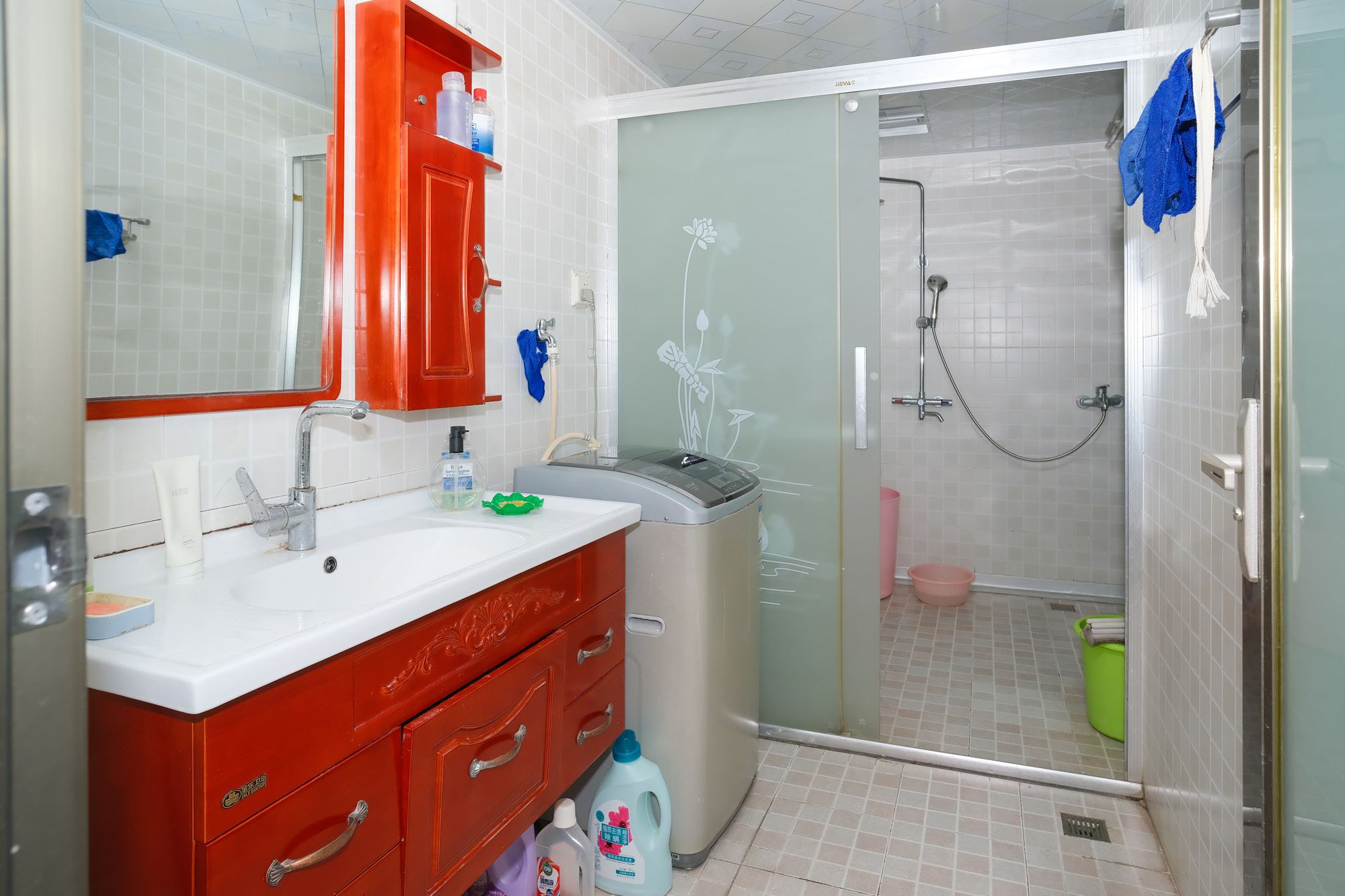 山水湾  3室2厅1卫    58.0万 山水湾  3室2厅1卫    58.0万卫生间