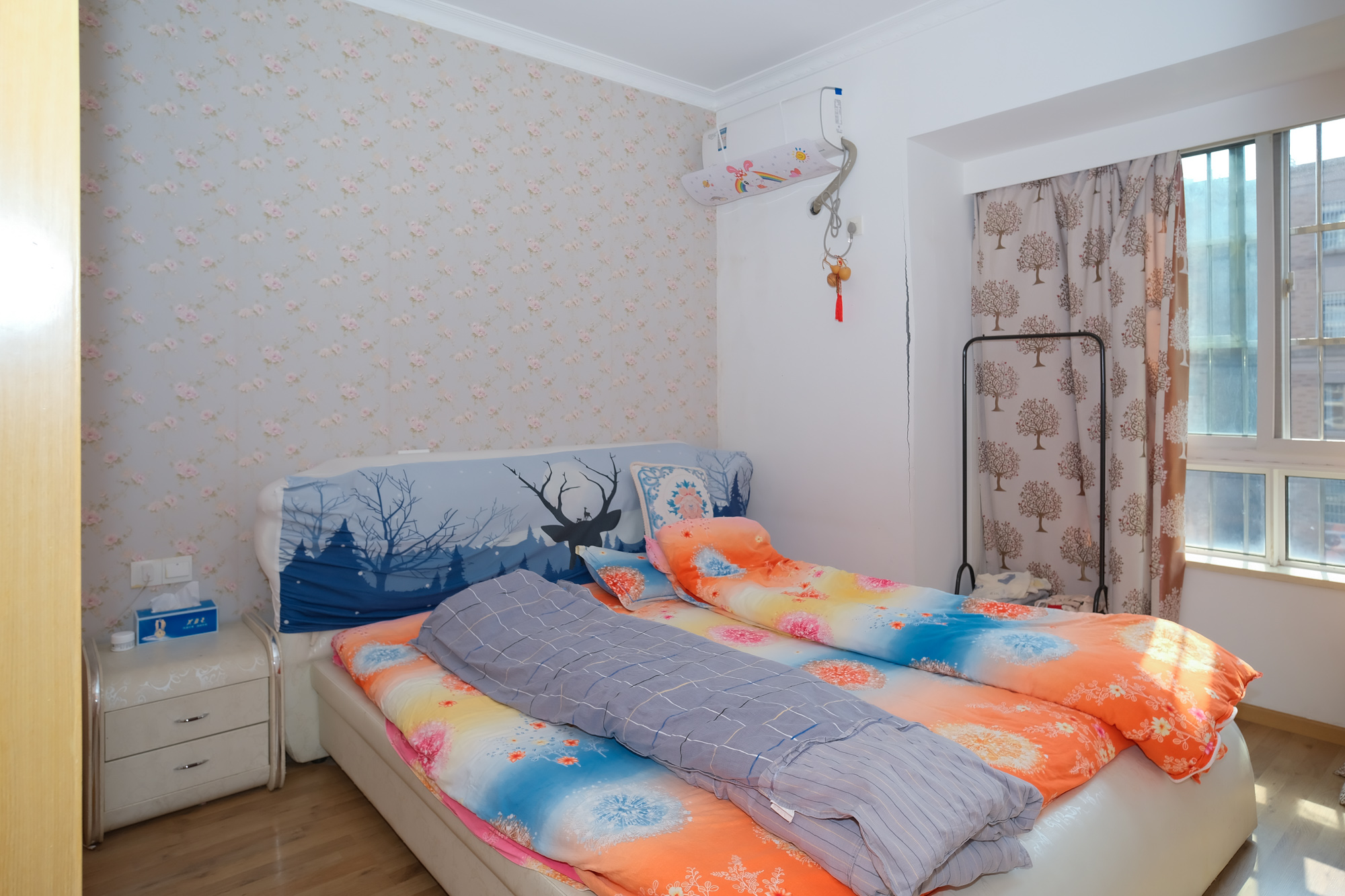 山水湾  3室2厅1卫    58.0万 山水湾  3室2厅1卫    58.0万卧室