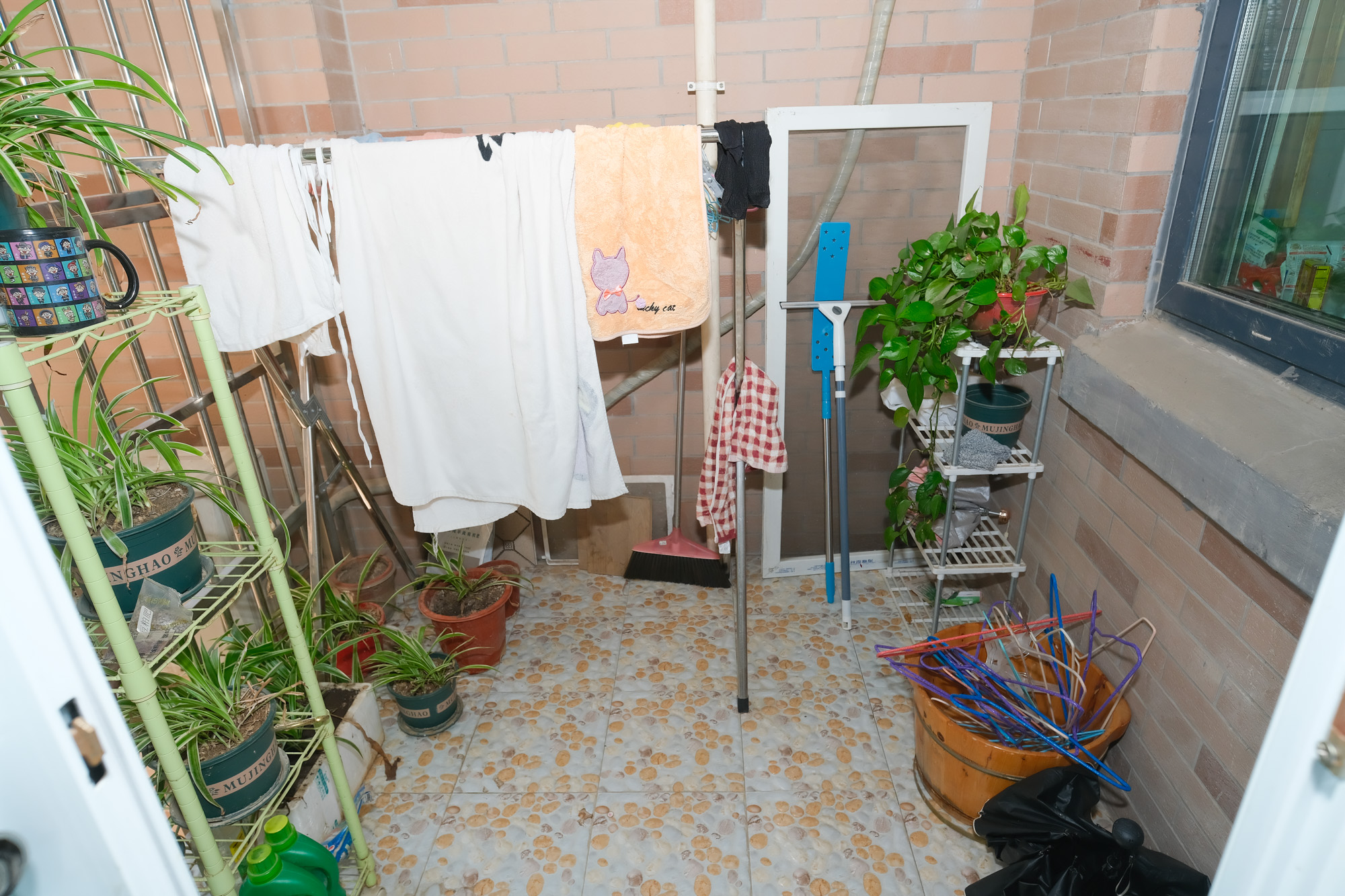 山水湾  3室2厅1卫    58.0万 山水湾  3室2厅1卫    58.0万阳台