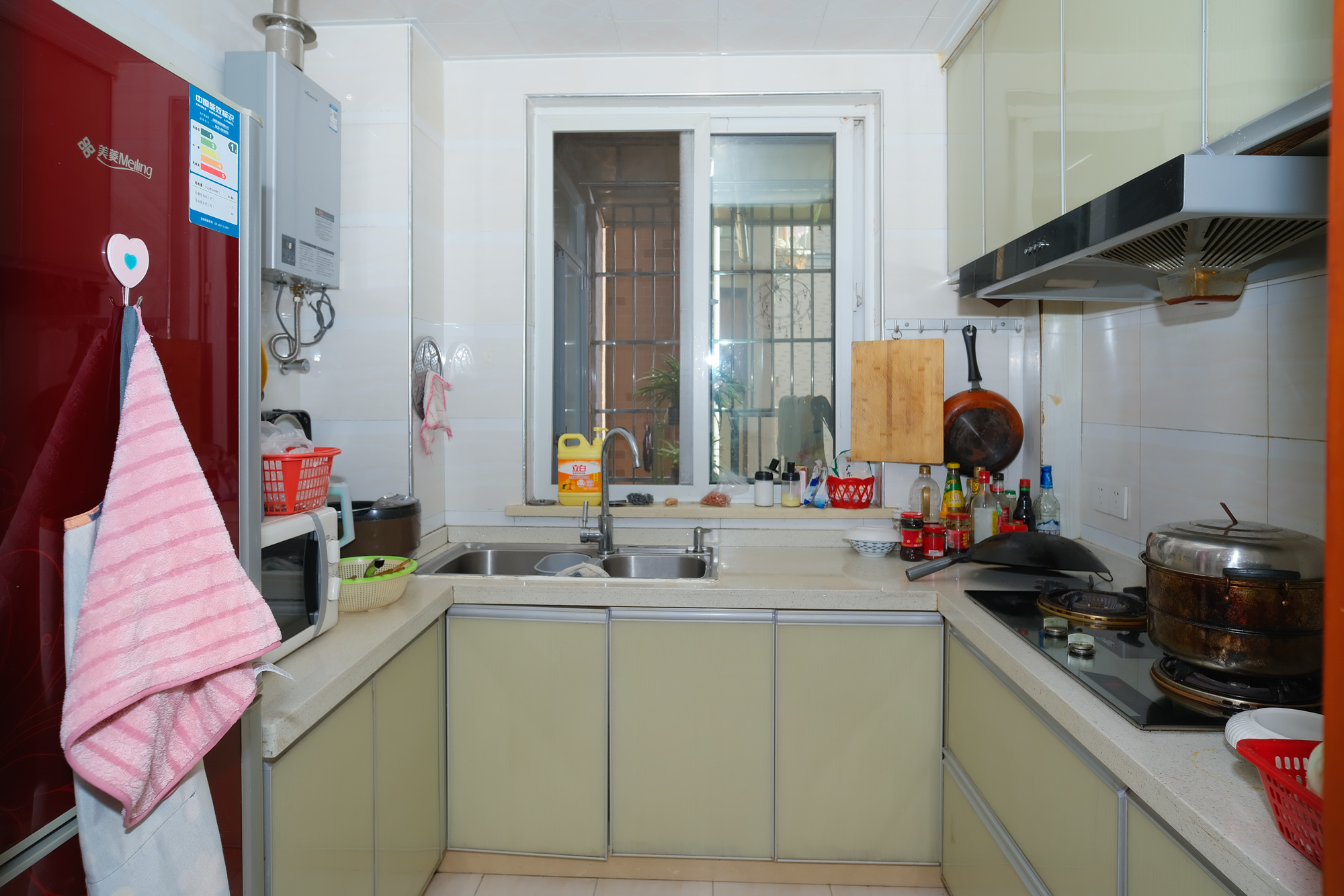 山水湾  3室2厅1卫    58.0万 山水湾  3室2厅1卫    58.0万厨房