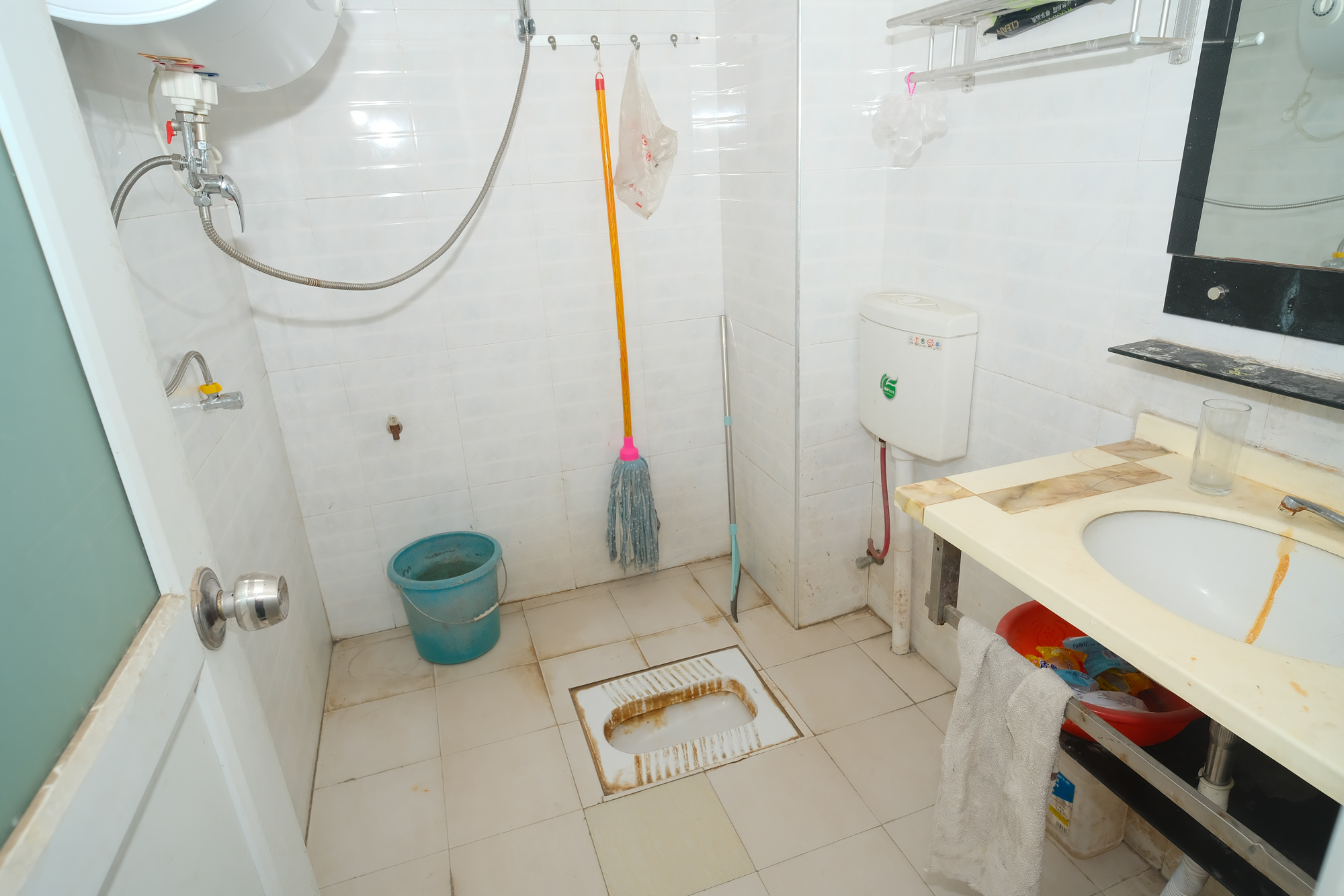 金鹰机电大市场 4室2厅2卫 48.8万 金鹰机电大市场 4室2厅2卫 48.8万卫生间