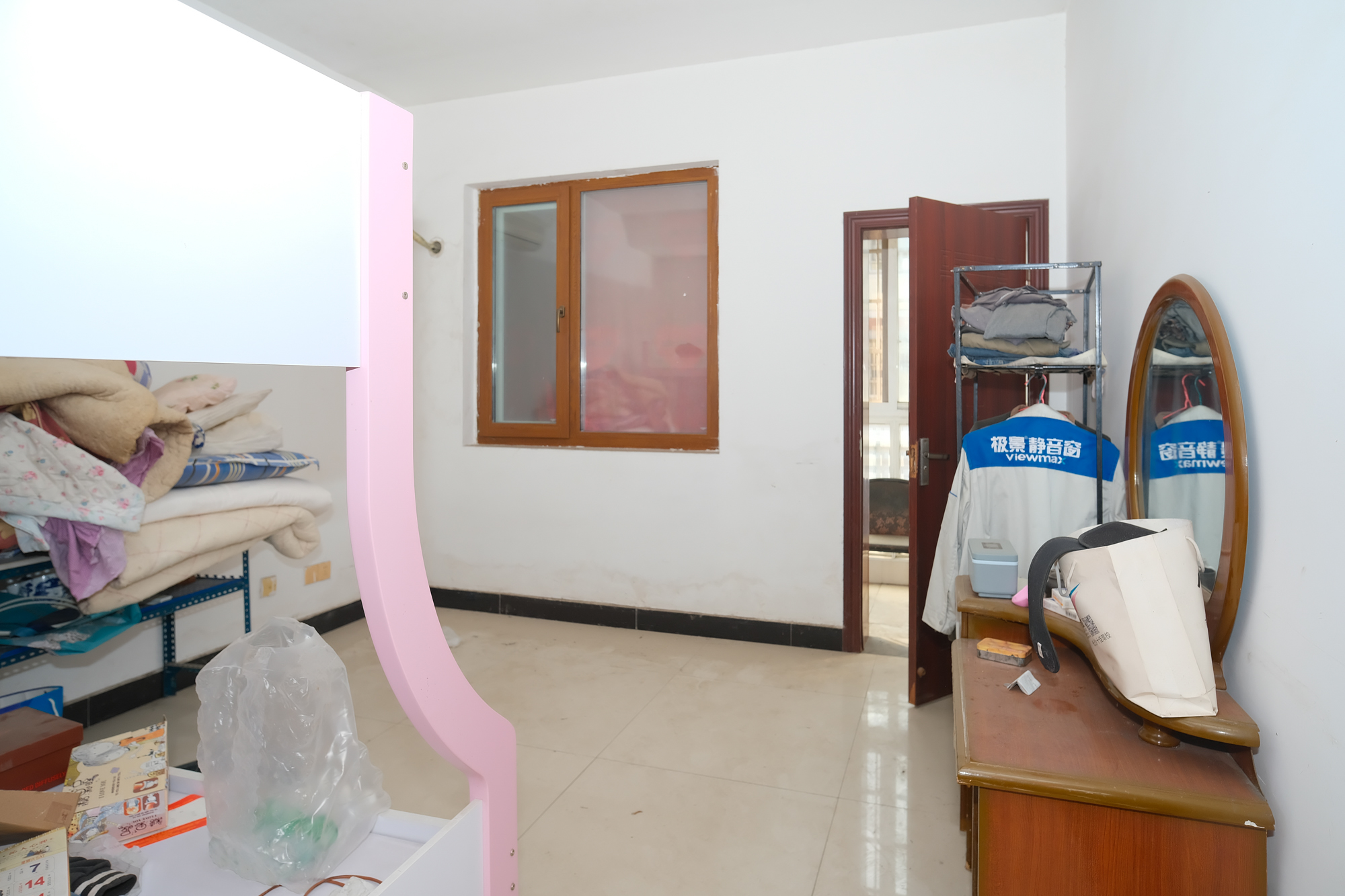 金鹰机电大市场 4室2厅2卫 48.8万 金鹰机电大市场 4室2厅2卫 48.8万卧室