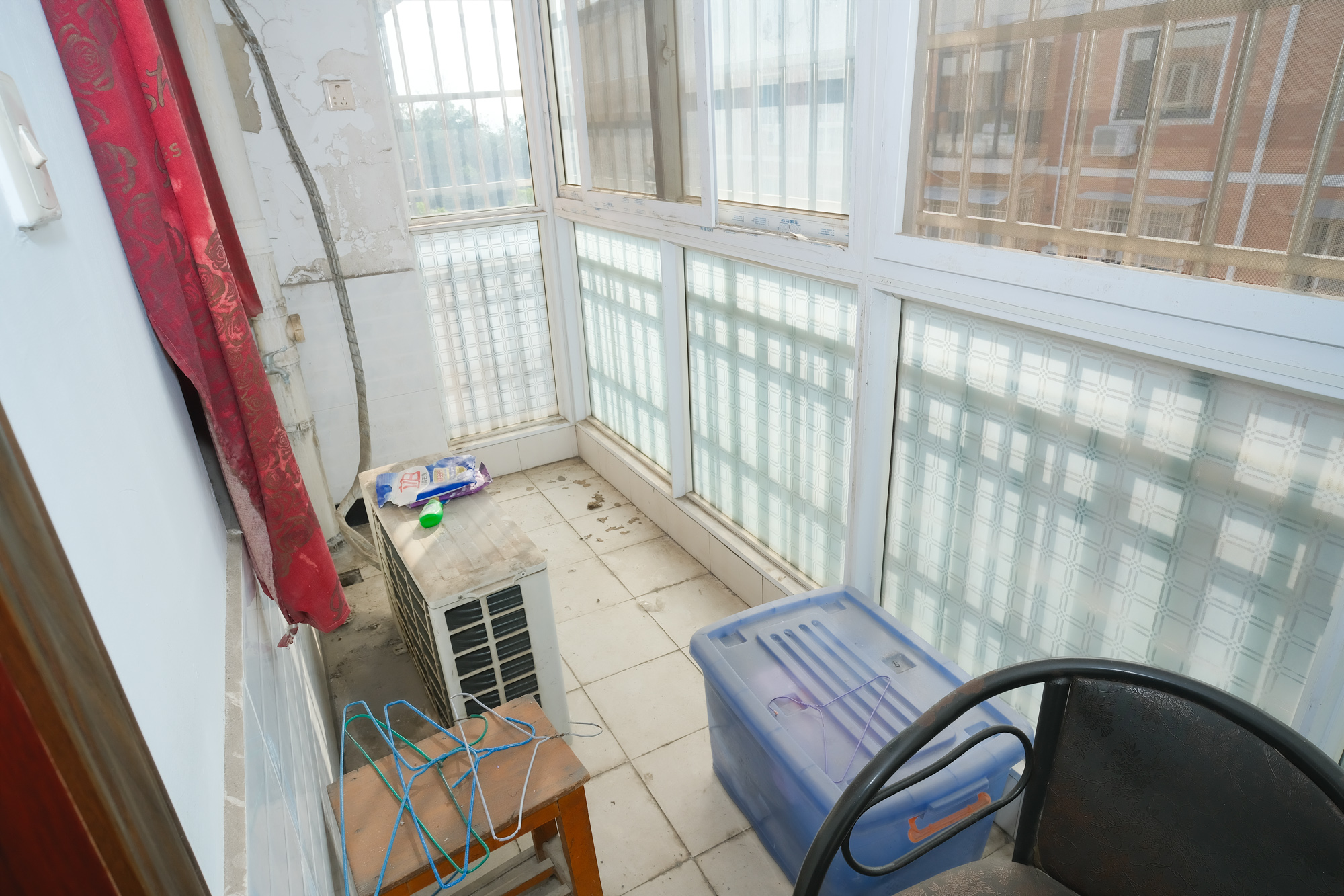 金鹰机电大市场 4室2厅2卫 48.8万 金鹰机电大市场 4室2厅2卫 48.8万阳台