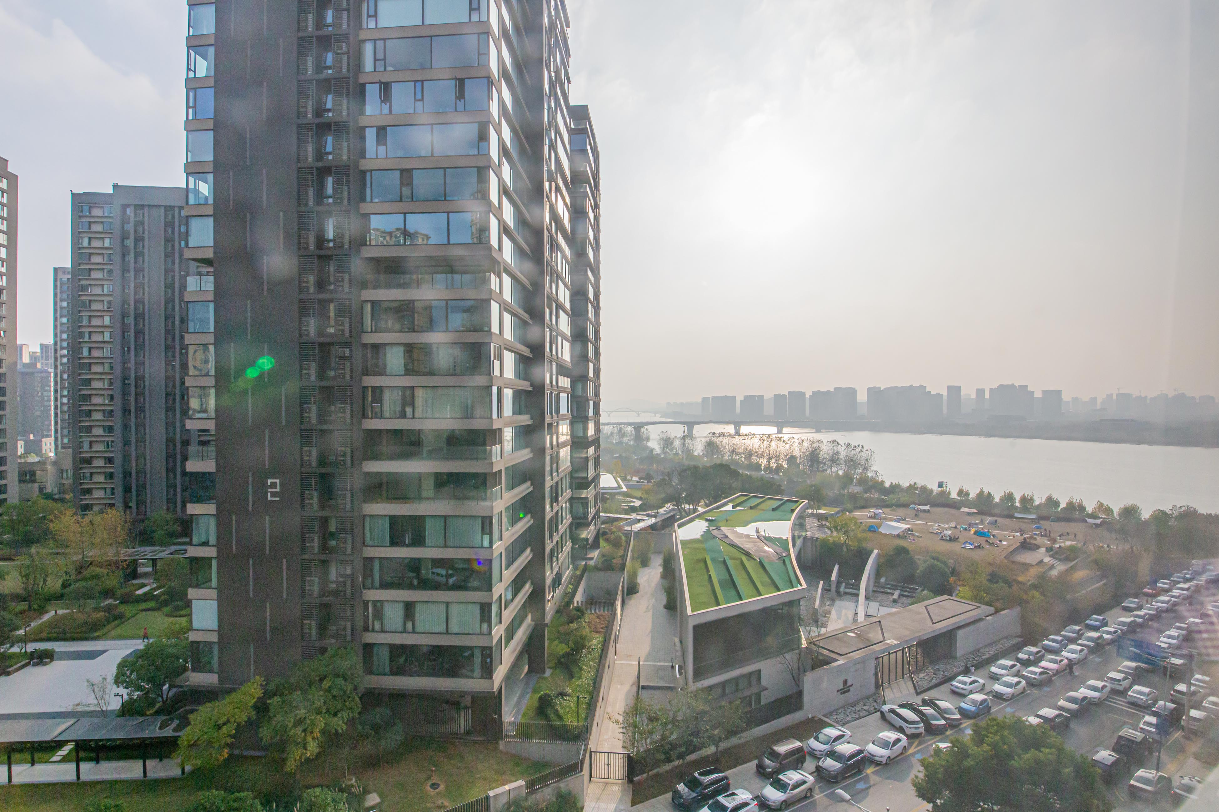 湘江雅颂居 3室2厅1卫 98.0万 湘江雅颂居 3室2厅1卫 98.0万阳台