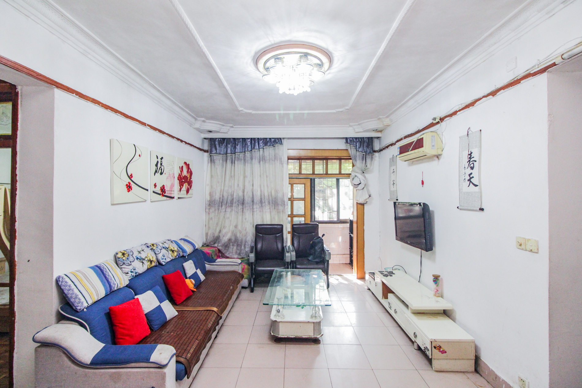 轻工设计院  3室2厅1卫    68.0万客厅