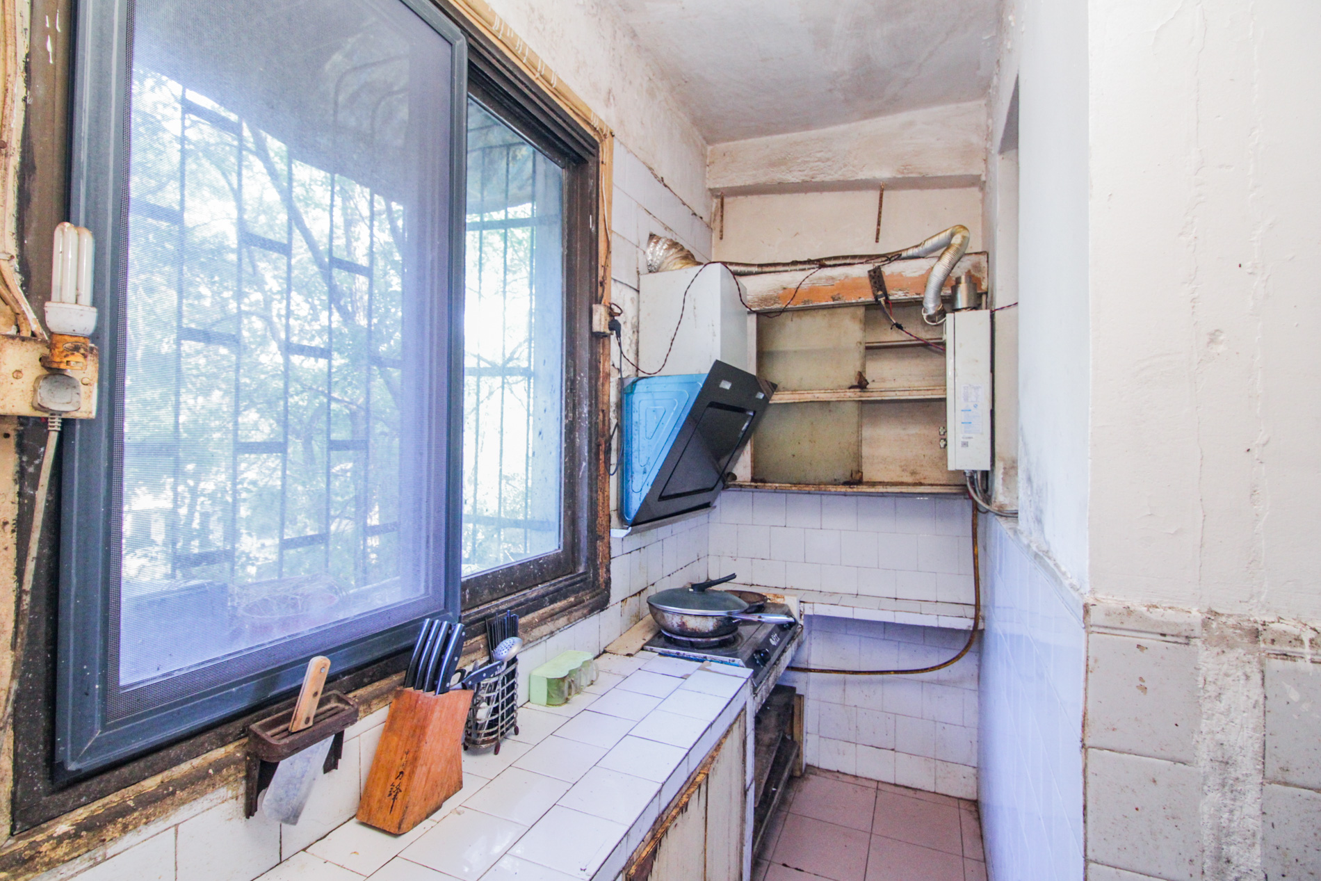 轻工设计院  3室2厅1卫    68.0万阳台