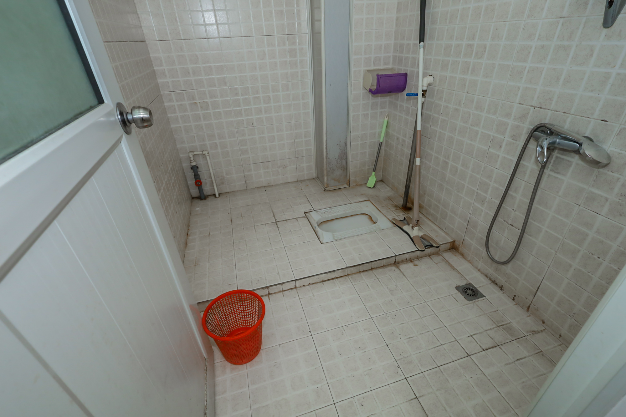 广盛华苑 2室2厅1卫 60.0万 广盛华苑 2室2厅1卫 60.0万卫生间