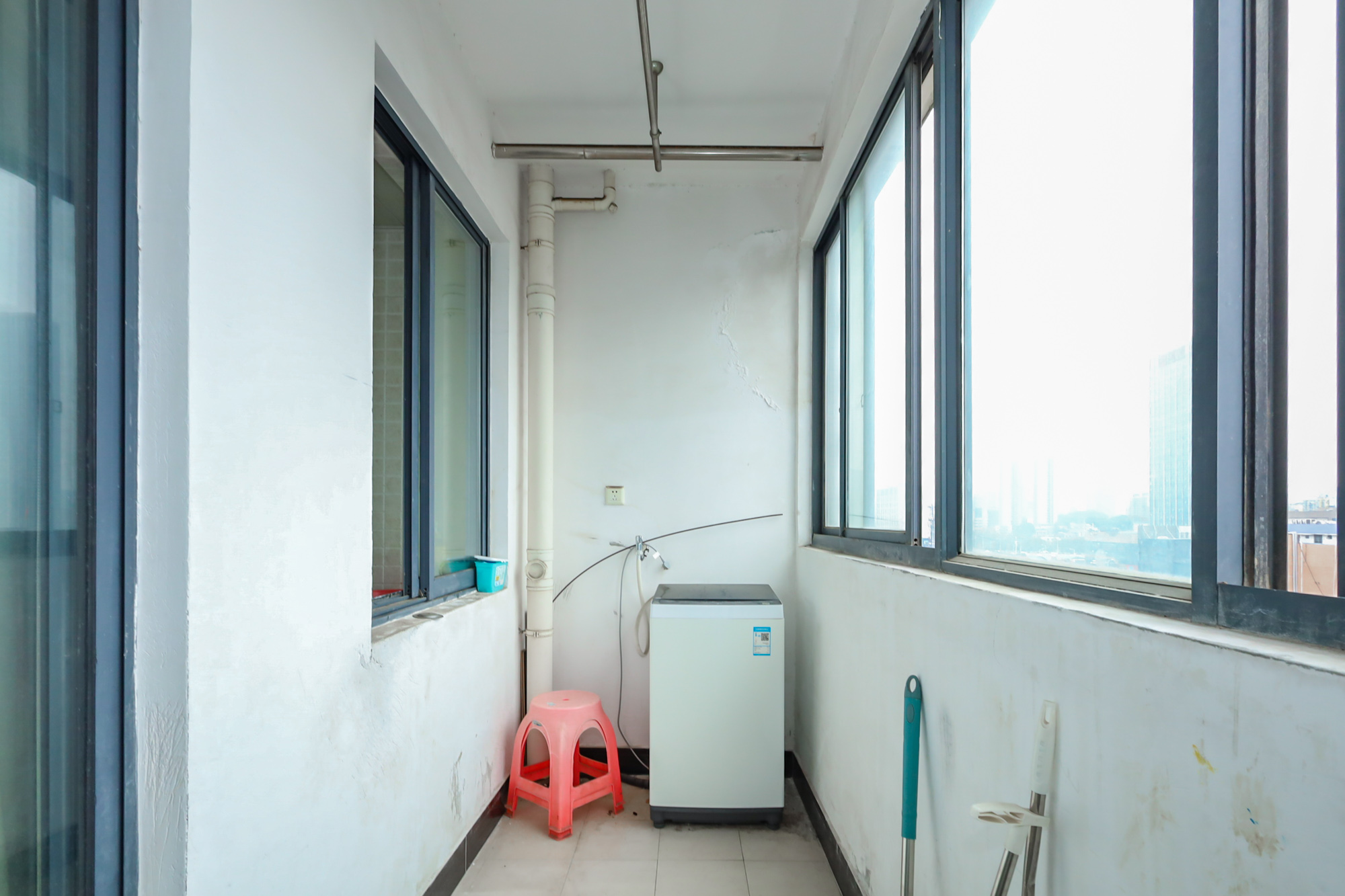 广盛华苑 2室2厅1卫 60.0万 广盛华苑 2室2厅1卫 60.0万阳台