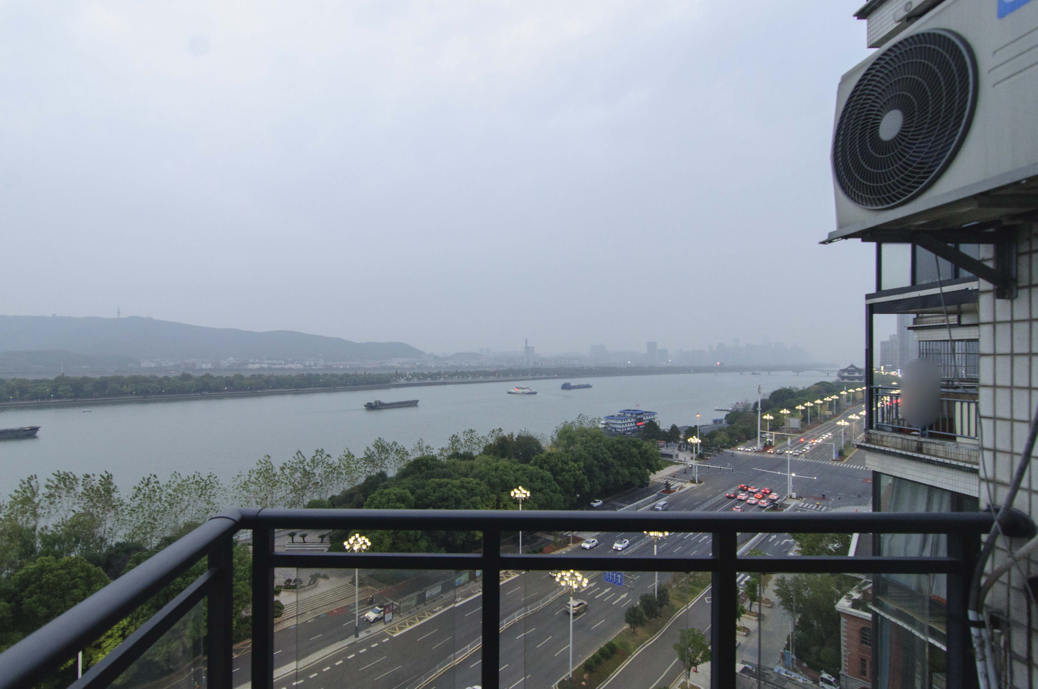 创远景园  5室2厅3卫   416.00万阳台