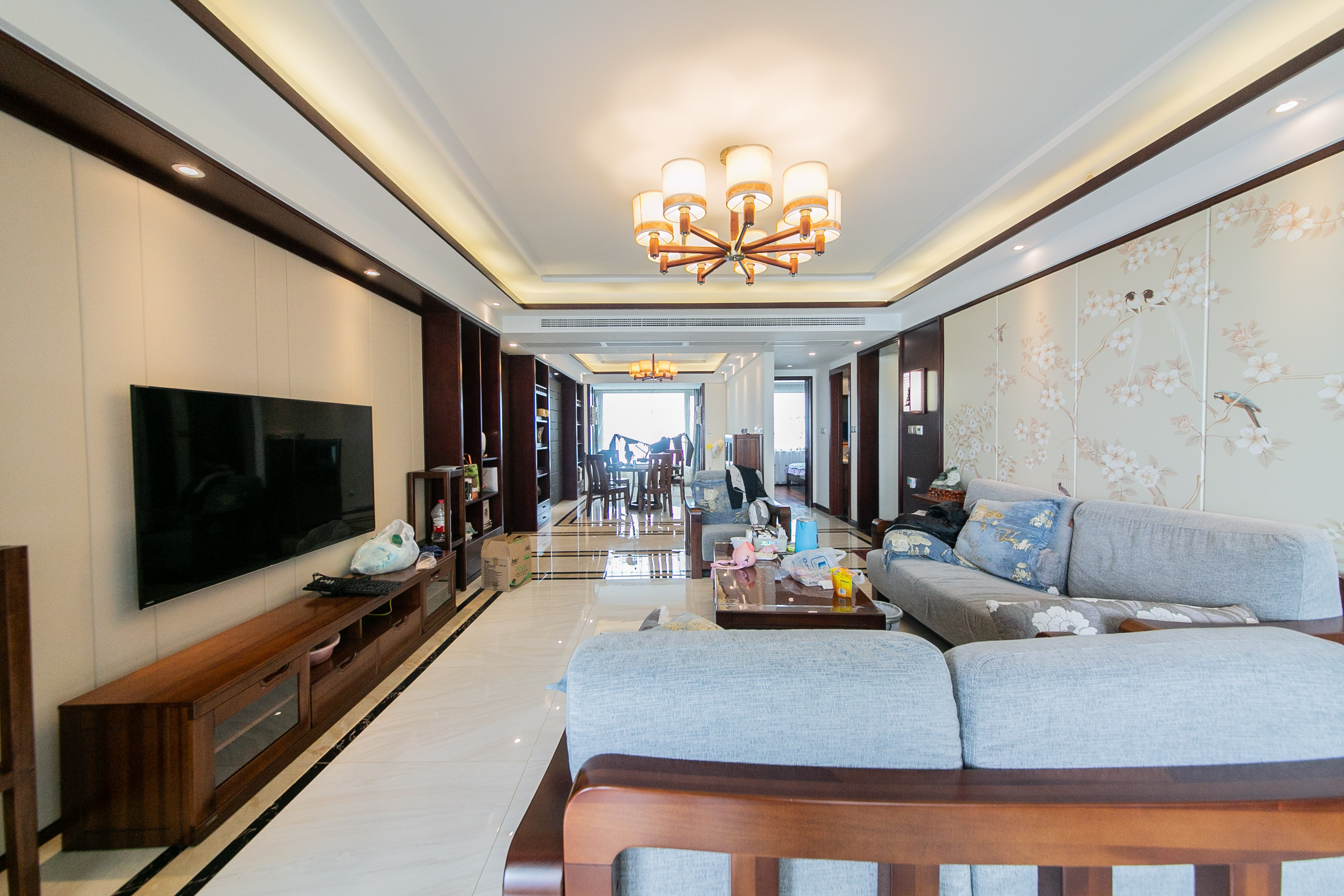 湘江壹号一二三期（创远湘江壹号）  3室2厅2卫    366.0万客厅