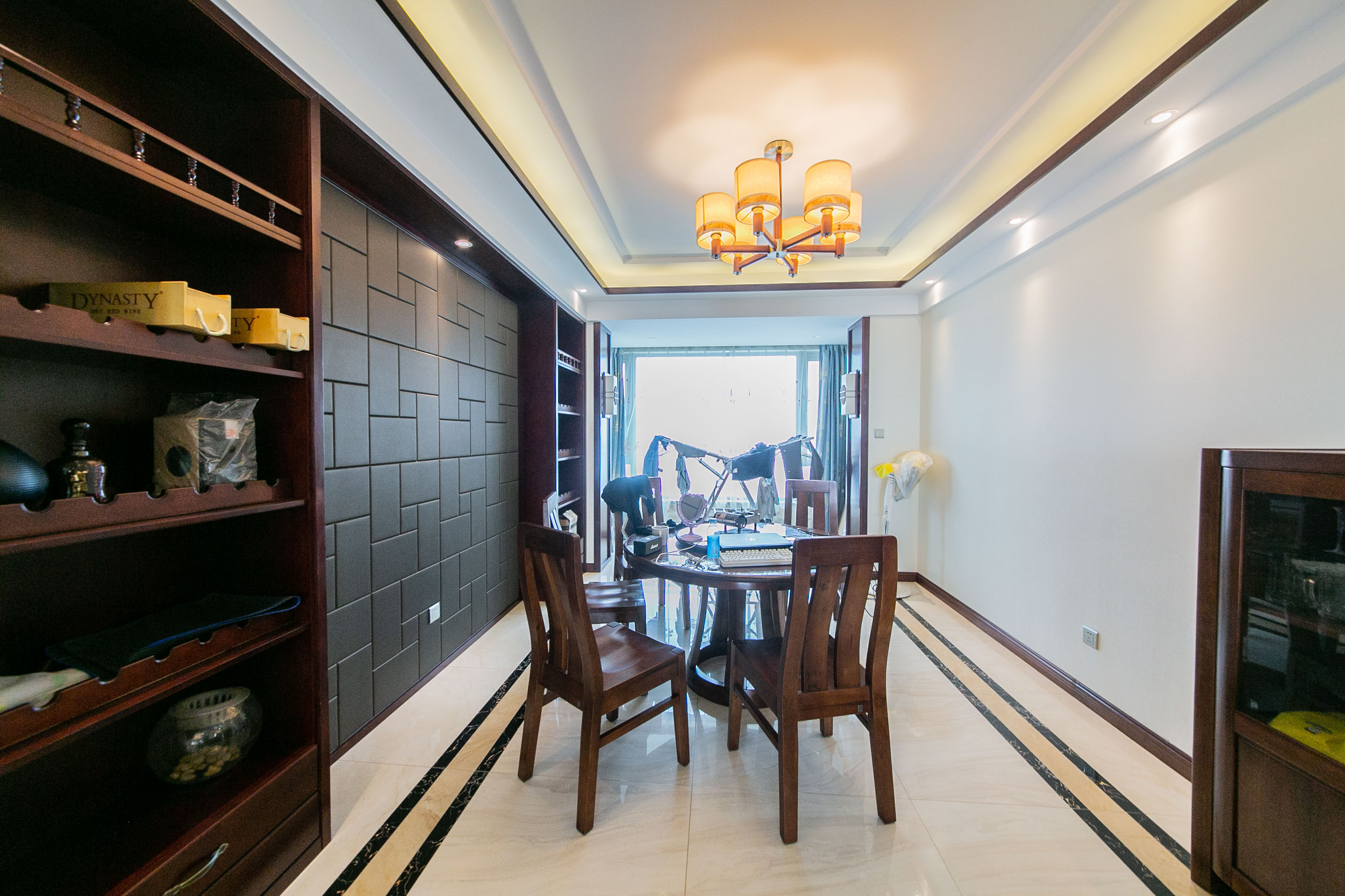 湘江壹号一二三期（创远湘江壹号）  3室2厅2卫    366.0万客厅