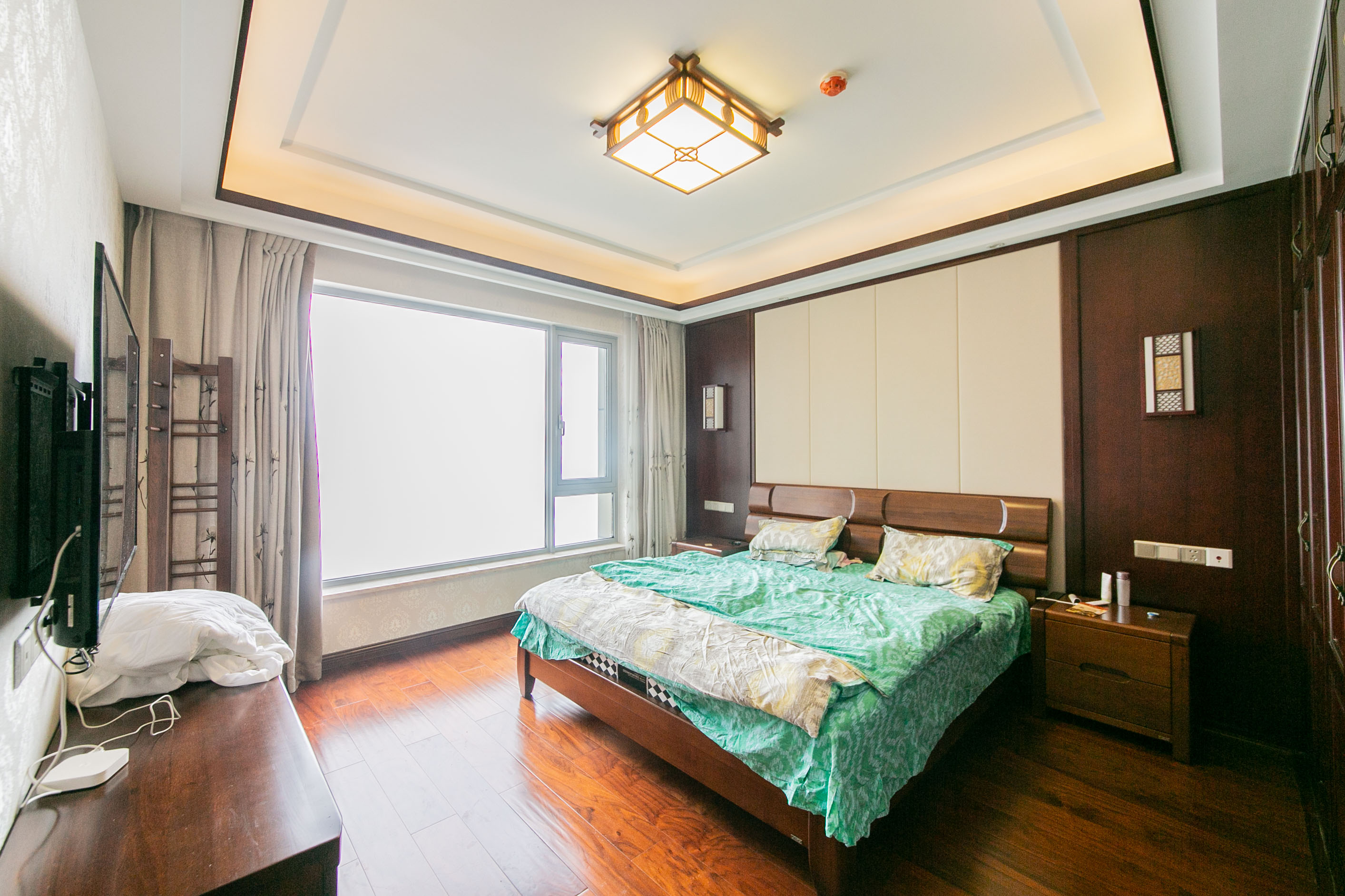 湘江壹号一二三期（创远湘江壹号）  3室2厅2卫    366.0万卧室