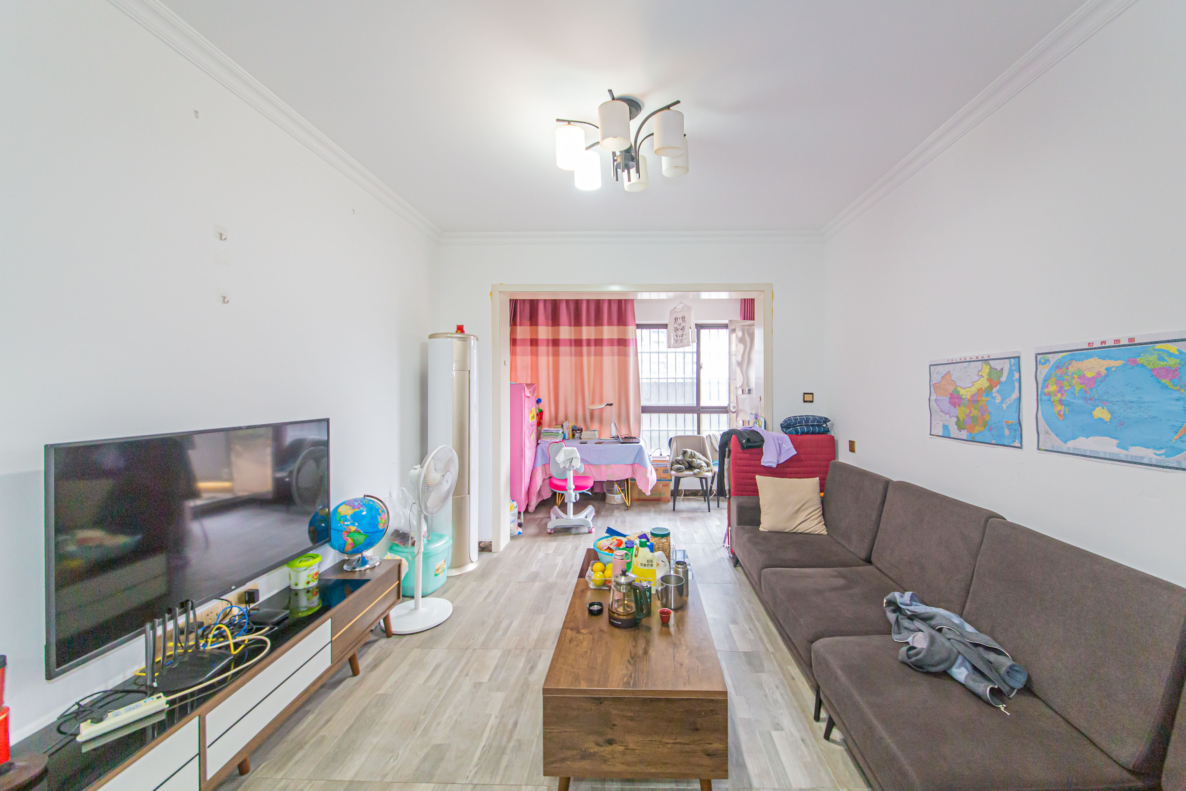 新新花园  2室2厅1卫    68.0万客厅