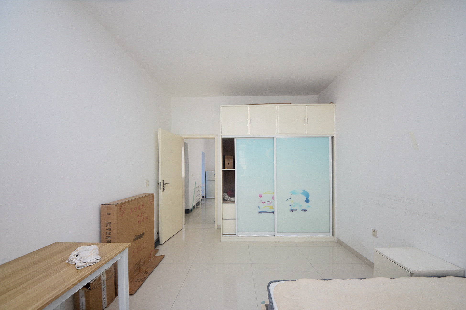 梓园路建安宿舍  1室1厅1卫   26.00万卧室