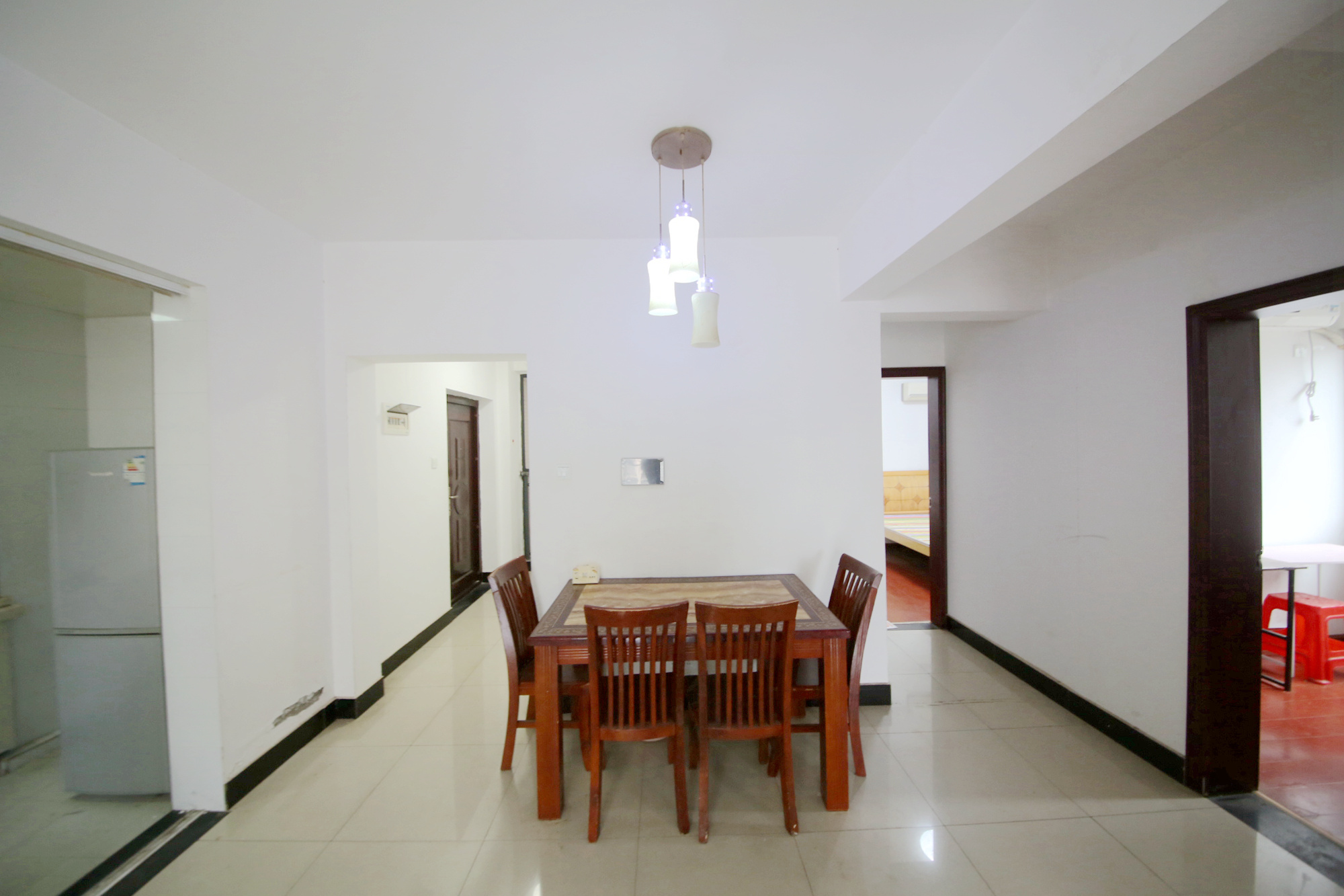 鸿基橄榄君庭  3室2厅1卫    95.0万客厅