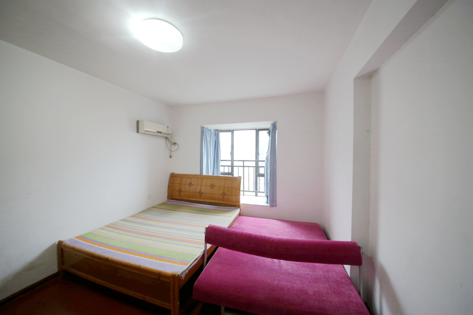 鸿基橄榄君庭  3室2厅1卫    95.0万卧室