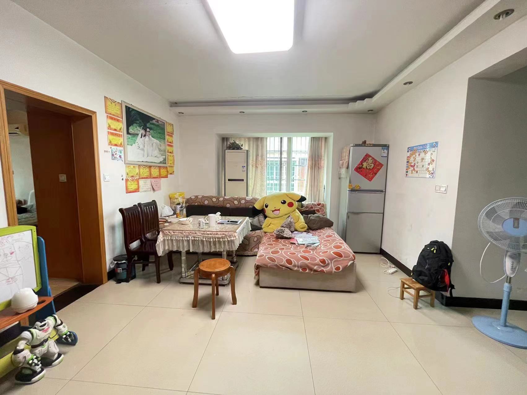 广泰家园 3室2厅2卫 39.8万 广泰家园 3室2厅2卫 39.8万客厅