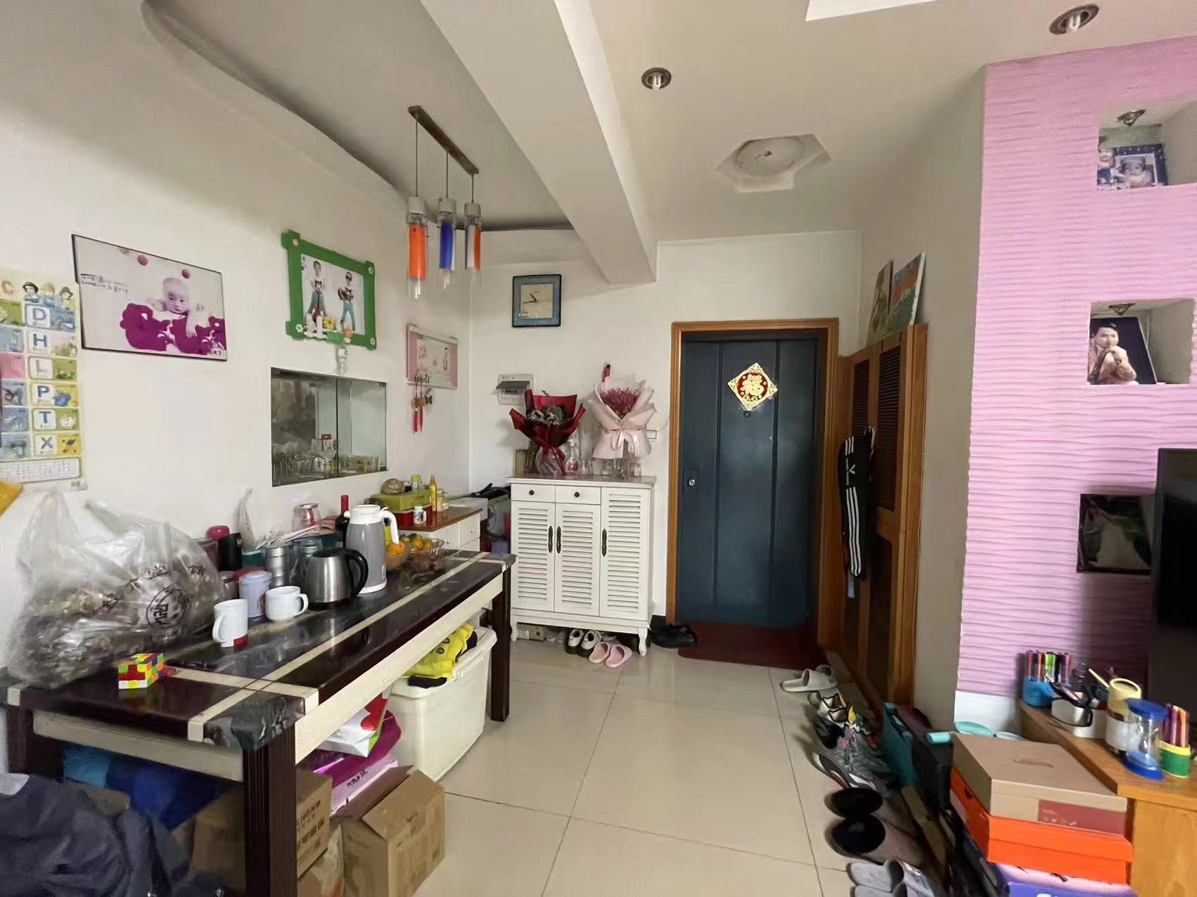 广泰家园 3室2厅2卫 39.8万 广泰家园 3室2厅2卫 39.8万客厅