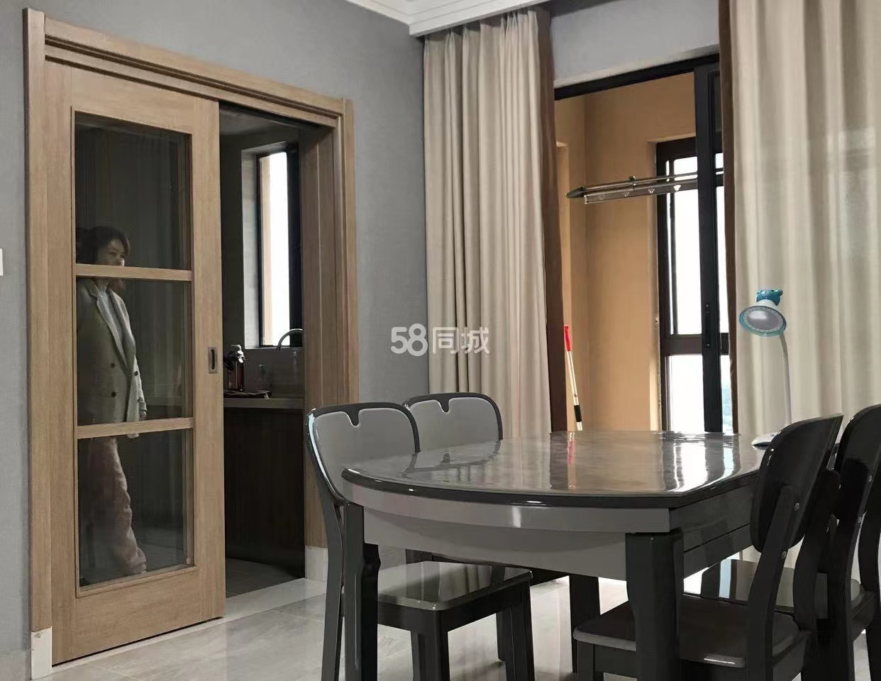 美的梧桐庄园  4室2厅2卫   2000.00元/月室内图