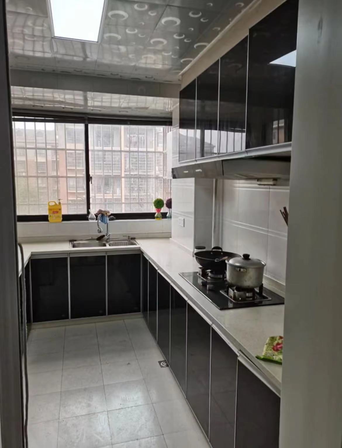 湘湾A区  3室2厅2卫    48.0万 湘湾A区  3室2厅2卫    48.0万室内图