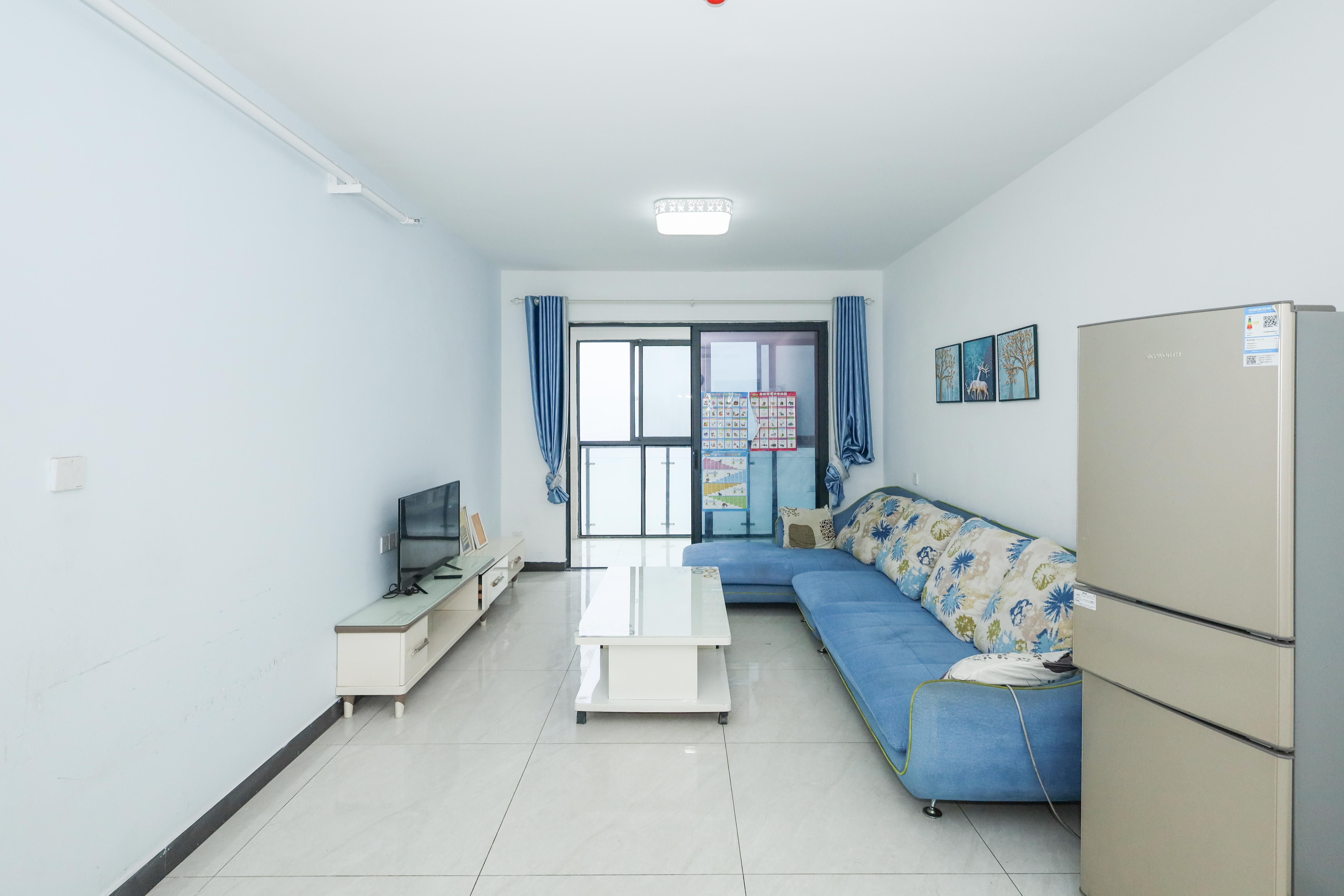 中建梅溪湖中心  3室2厅1卫    145.0万客厅