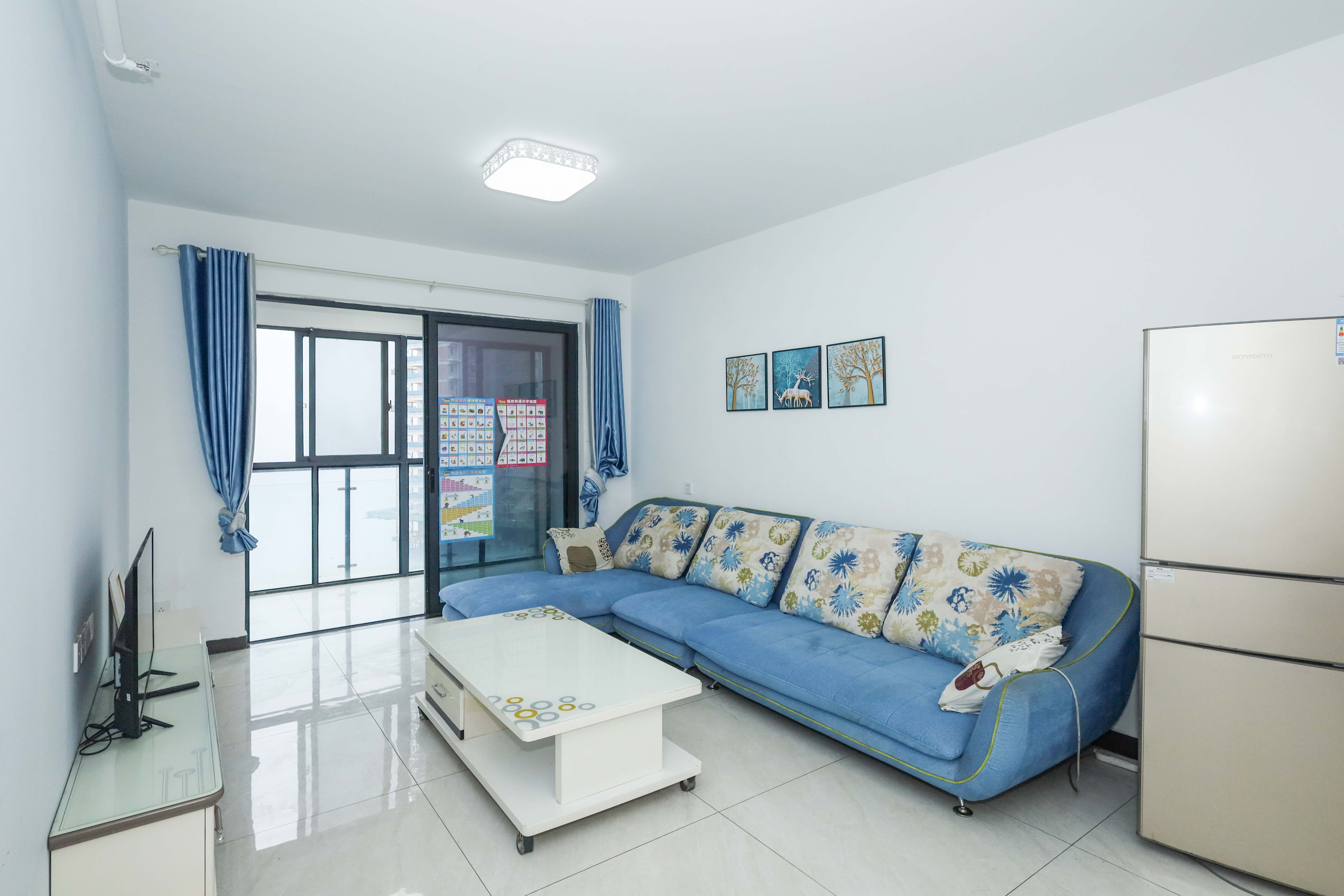 中建梅溪湖中心  3室2厅1卫    145.0万客厅