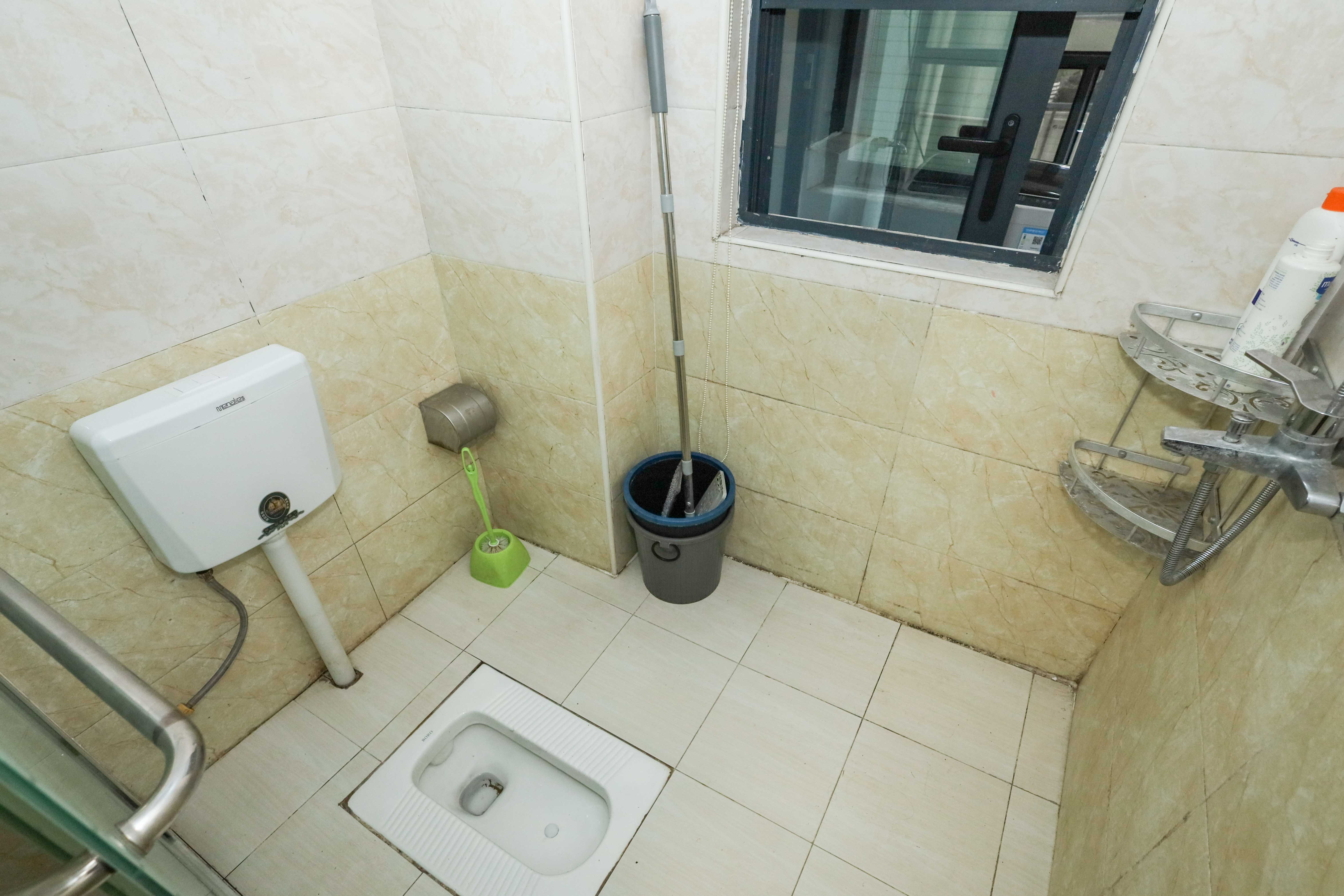 中建梅溪湖中心  3室2厅1卫    145.0万卫生间