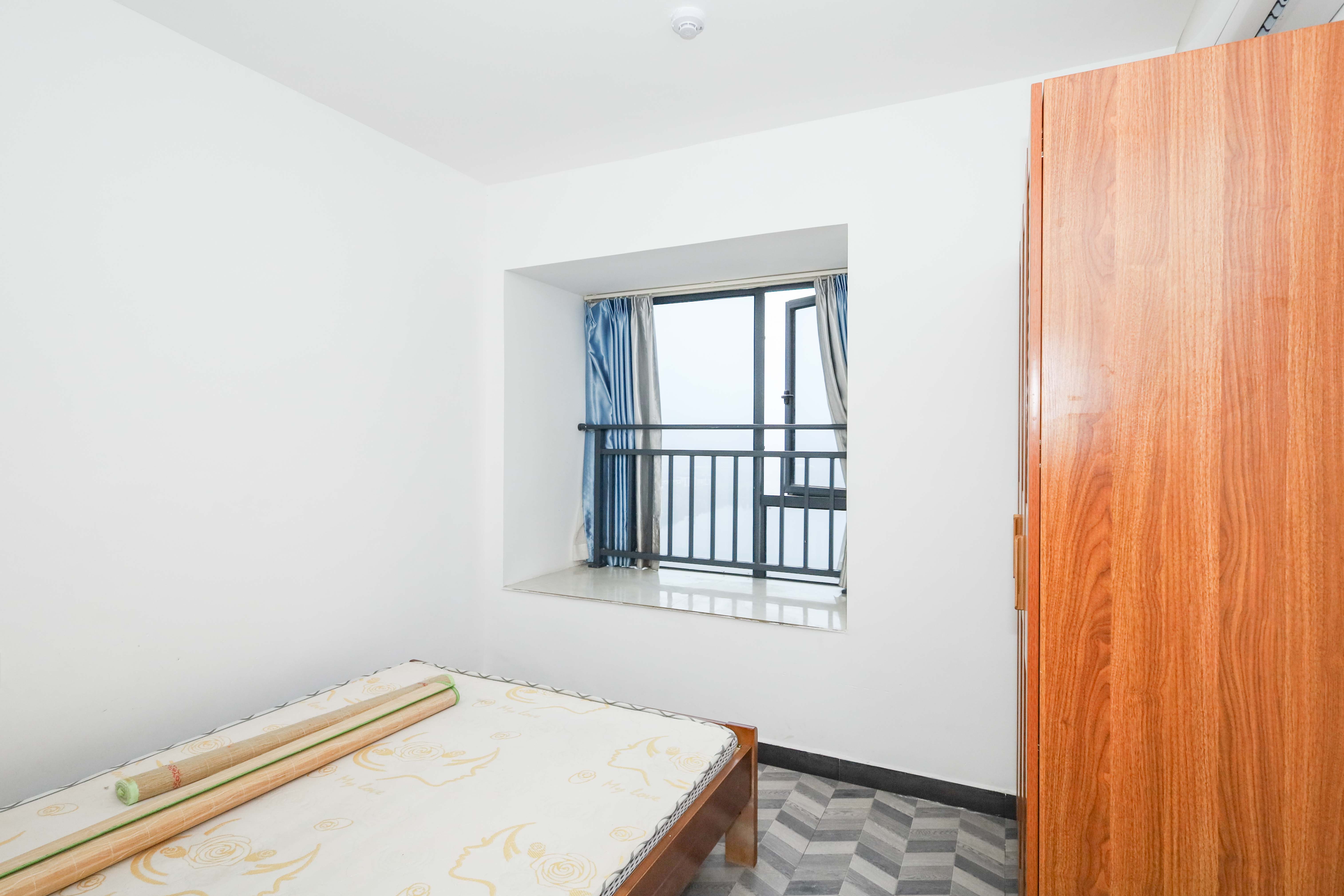 中建梅溪湖中心  3室2厅1卫    145.0万卧室