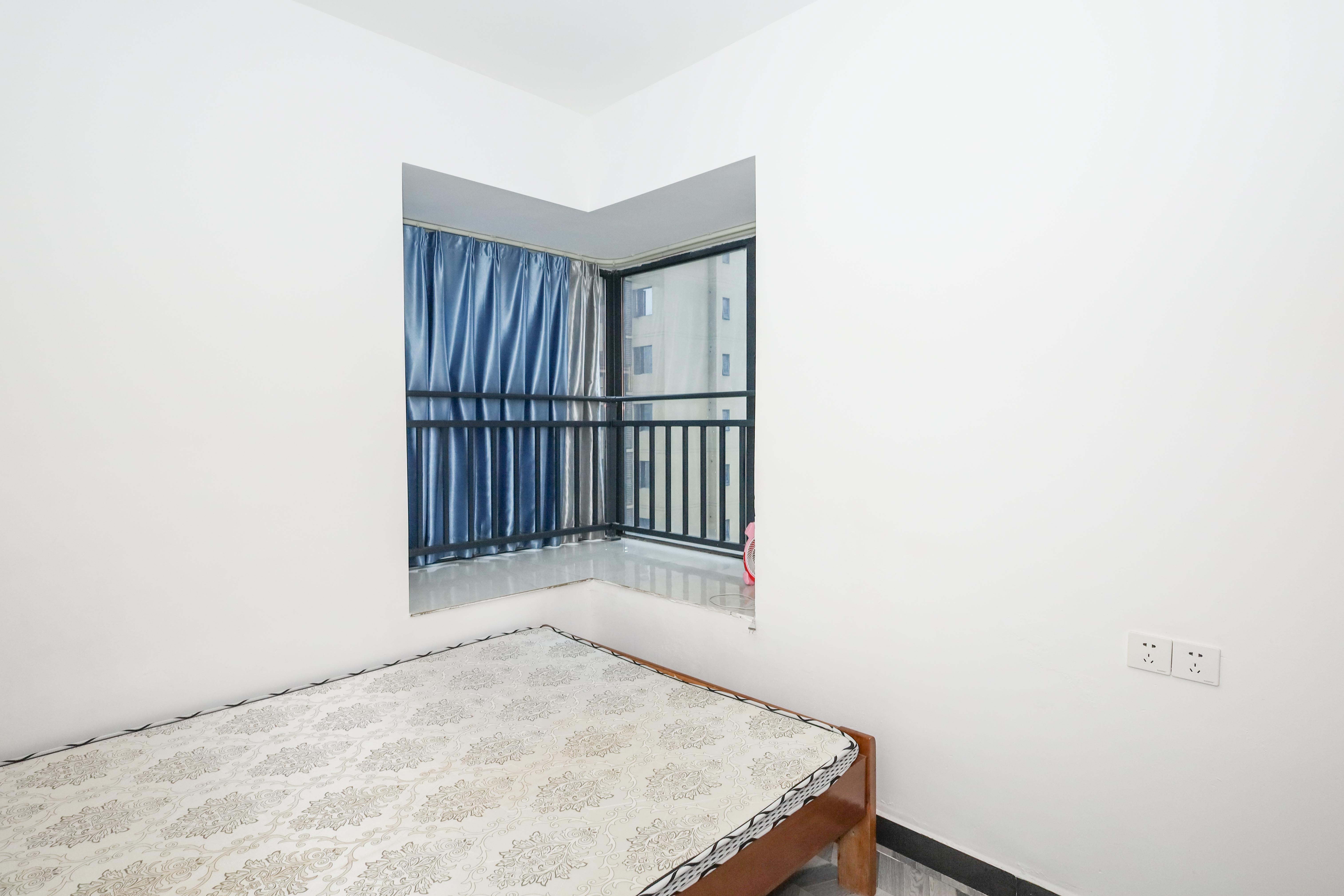 中建梅溪湖中心  3室2厅1卫    145.0万卧室