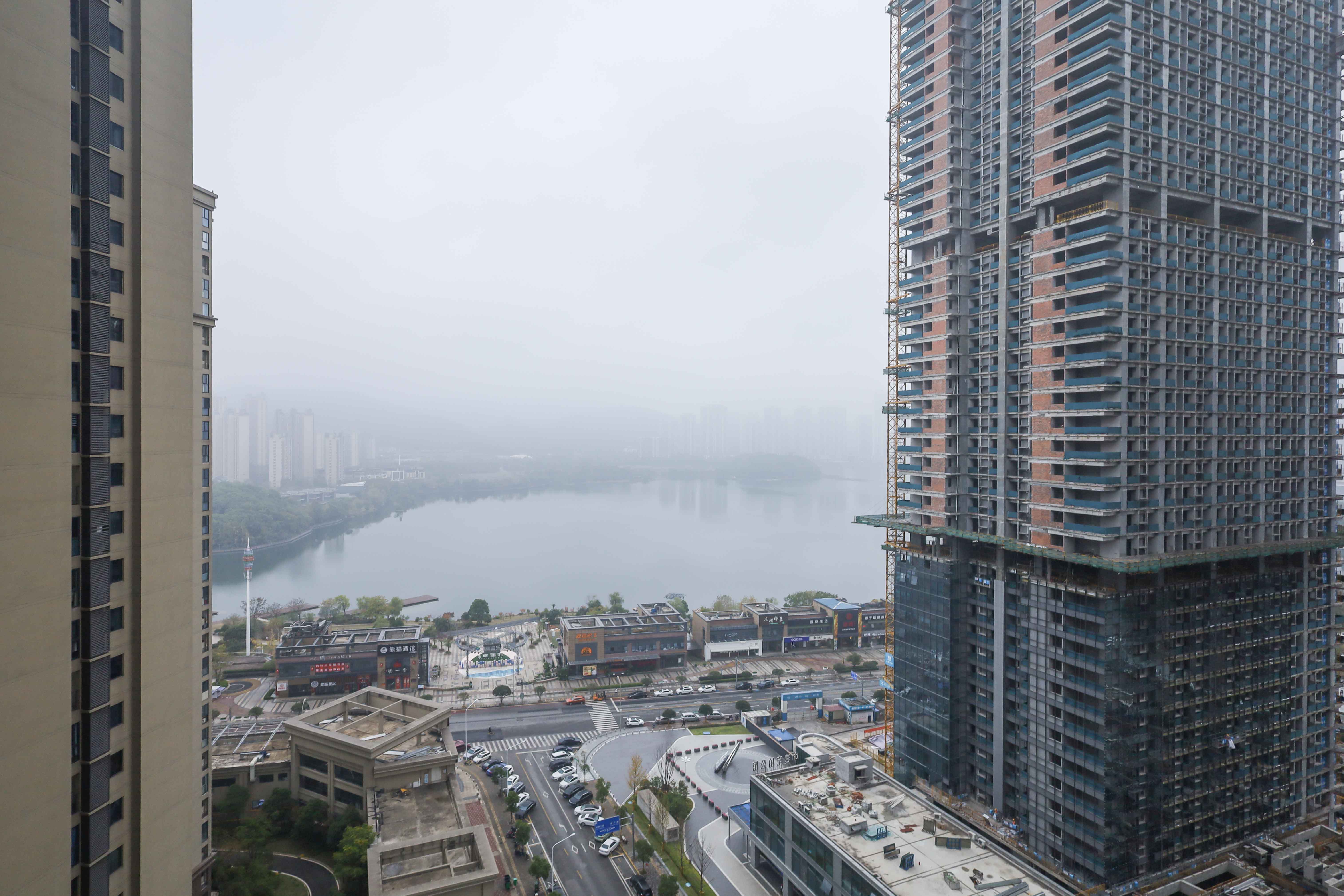 中建梅溪湖中心  3室2厅1卫    145.0万阳台