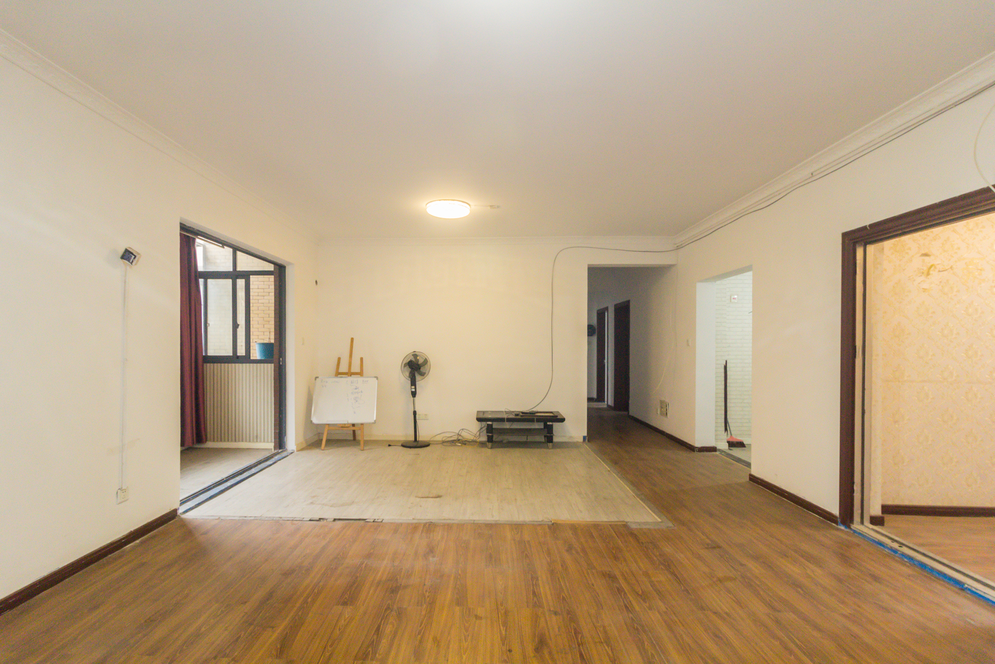 中国铁建国际城一期  4室2厅2卫    106.0万 中国铁建国际城一期  4室2厅2卫    106.0万客厅