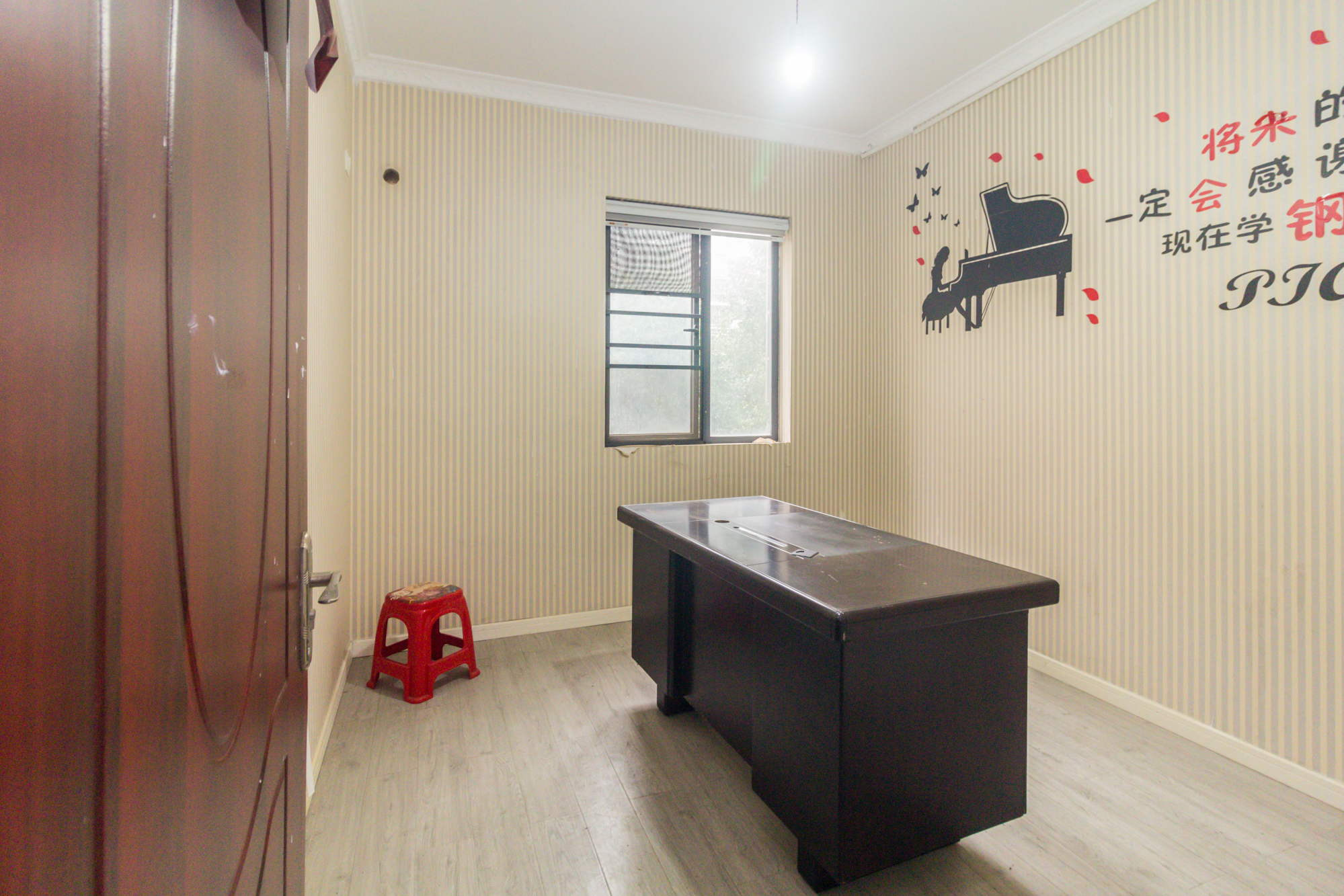 中国铁建国际城一期  4室2厅2卫    106.0万 中国铁建国际城一期  4室2厅2卫    106.0万卧室