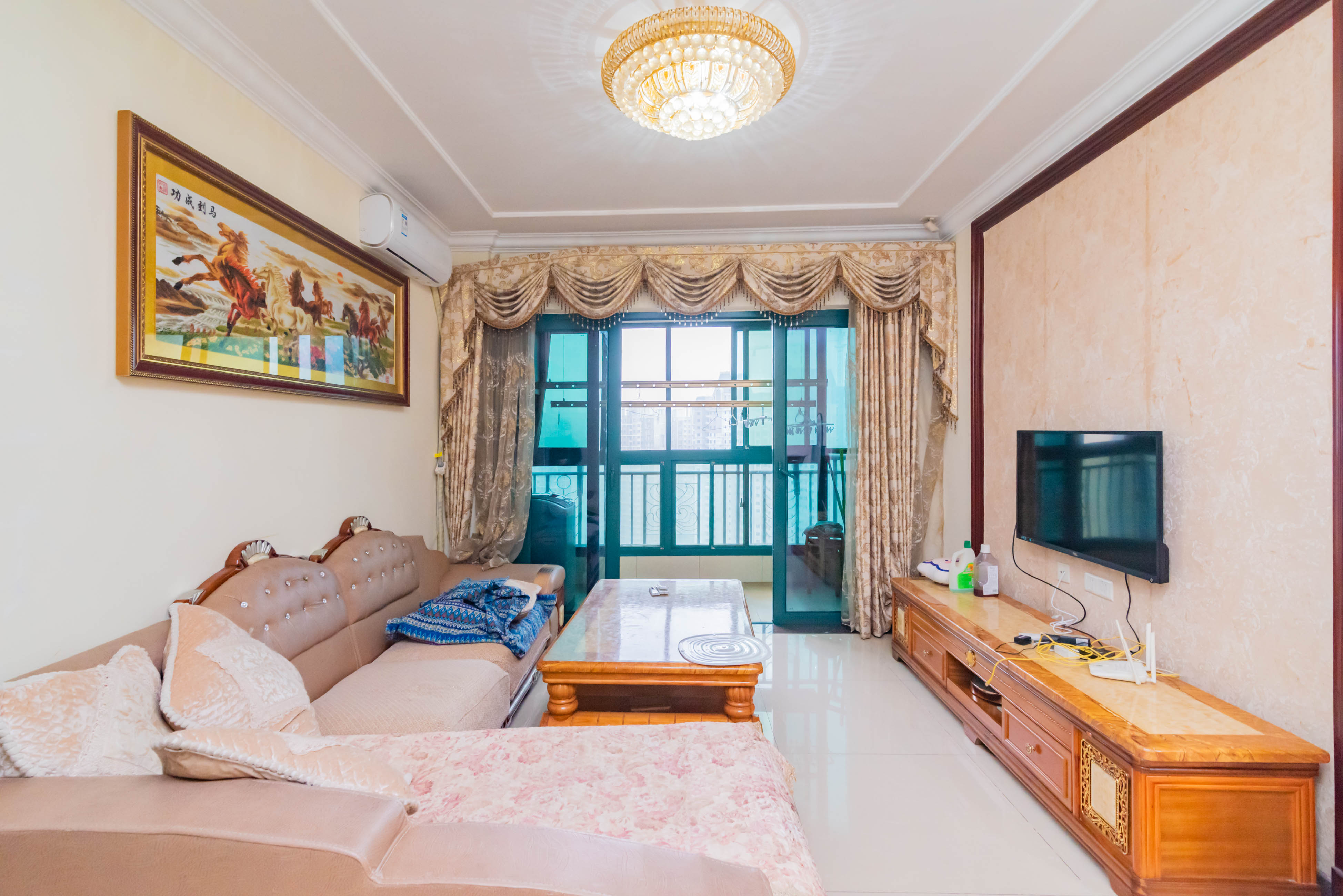 恒大雅苑  2室2厅1卫    82.0万客厅