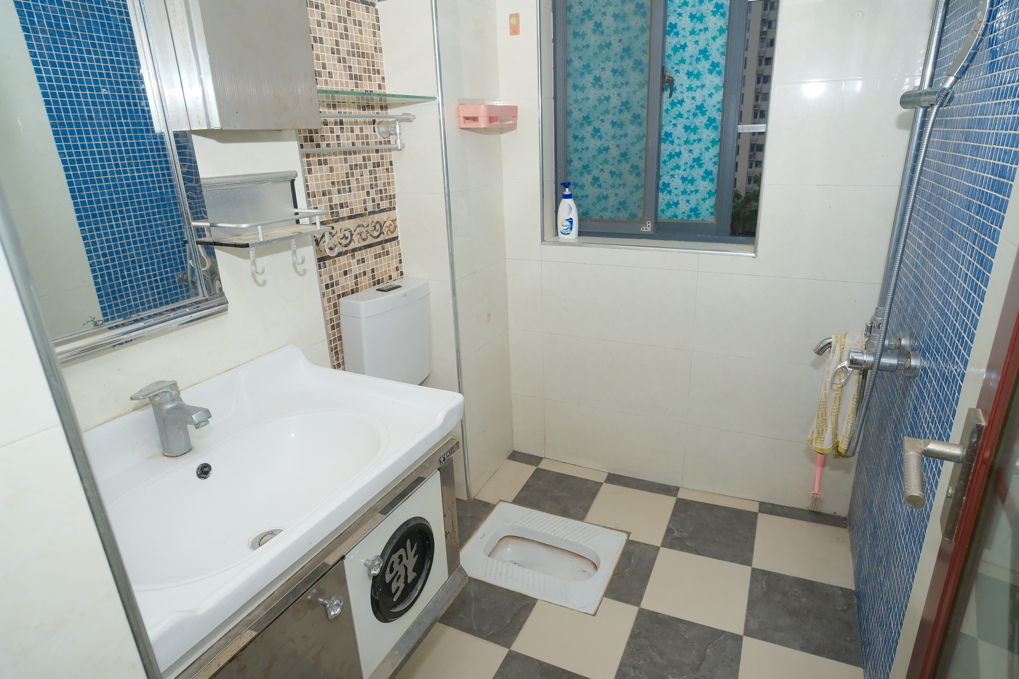 花样年华  2室2厅1卫    66.0万卫生间