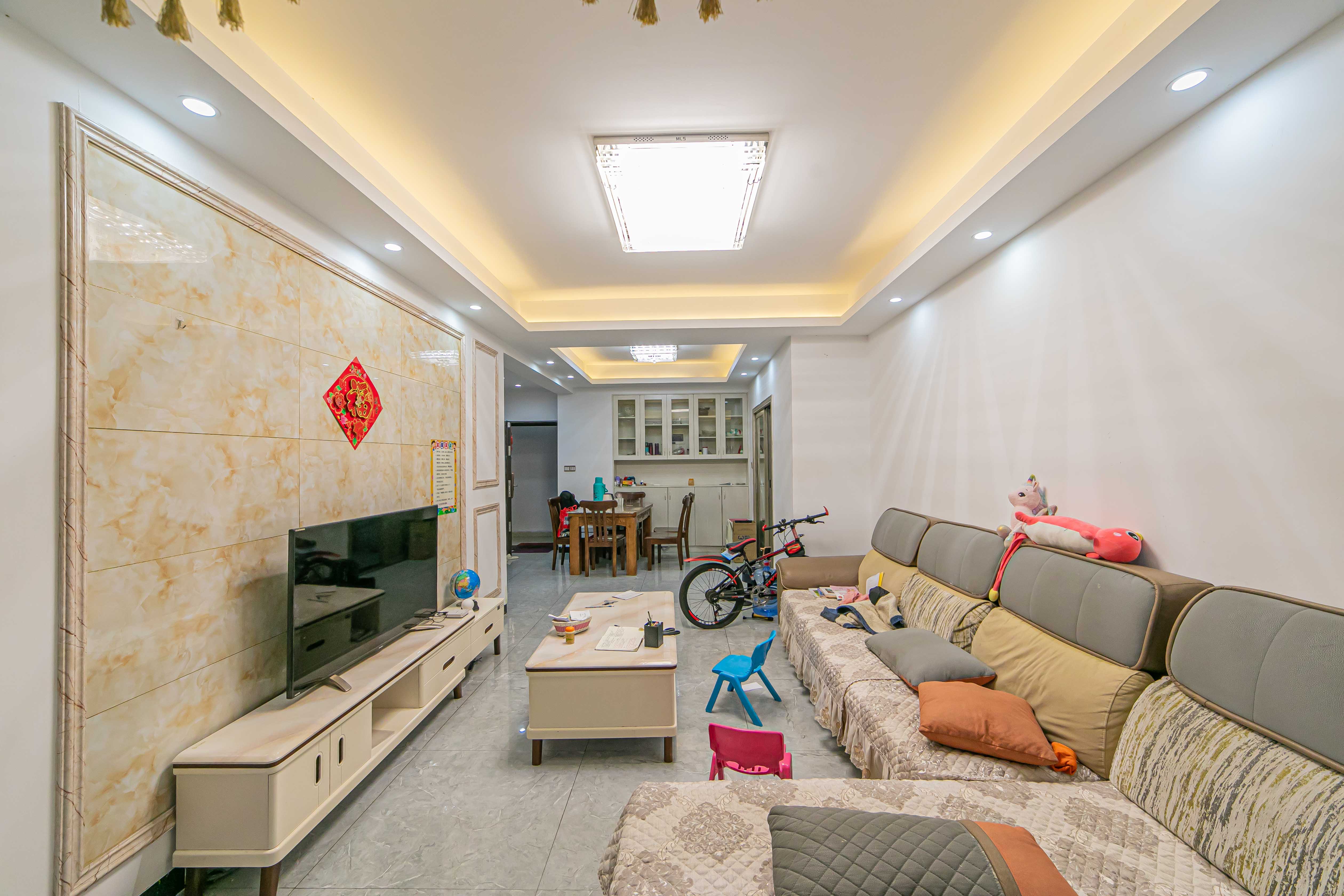 松雅轩(埃克斯社区) 2室2厅1卫 78.00万 松雅轩(埃克斯社区) 2室2厅1卫 78.00万客厅